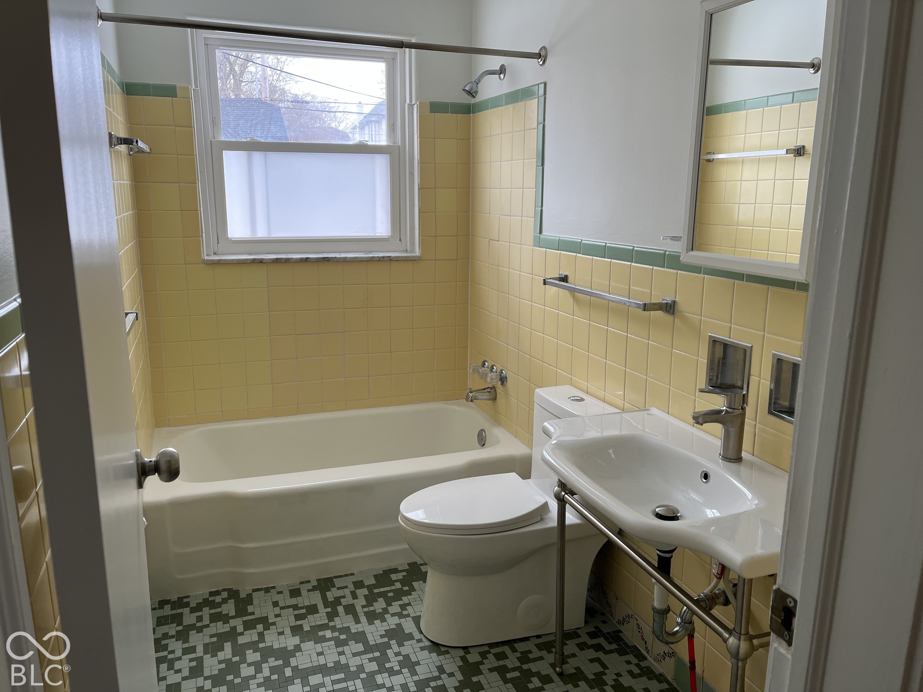 5230 Broadway Street, Indianapolis, IN, 46220 photo 5 of 9