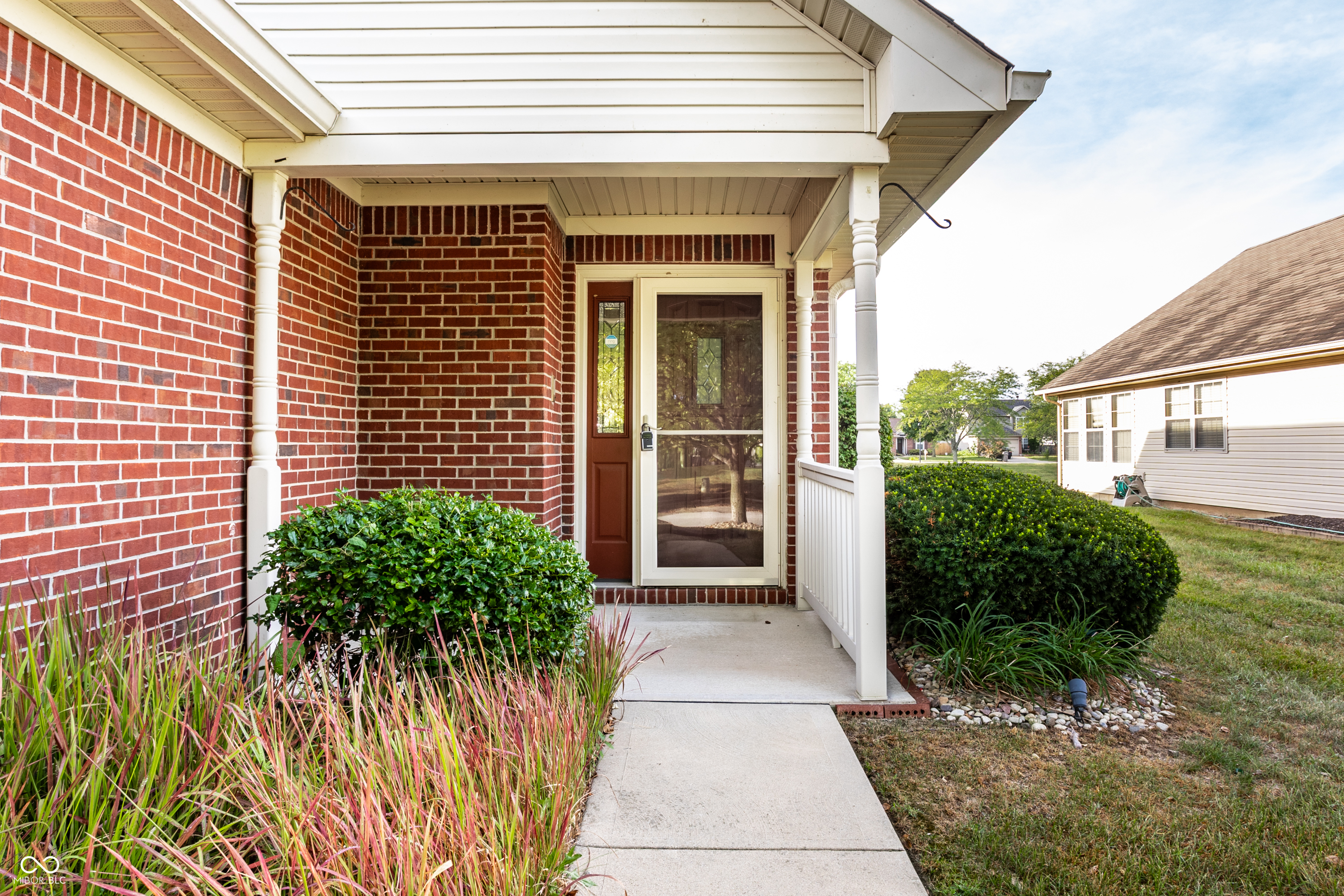 933 Amesbury Court, Indianapolis, IN, 46217 photo 5 of 47