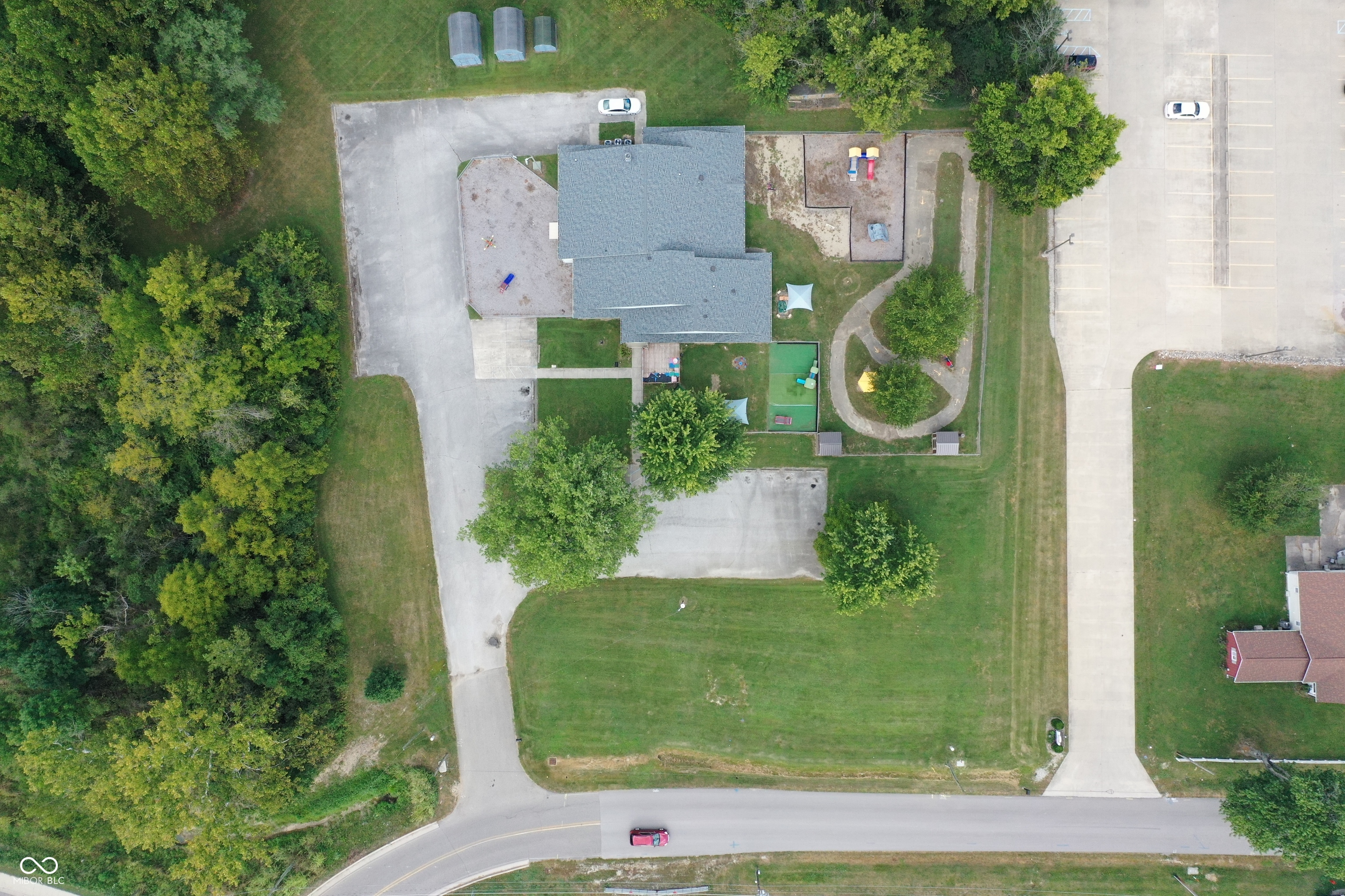 911 W Hillside Avenue, Spencer, IN, 47460 photo 5 of 70