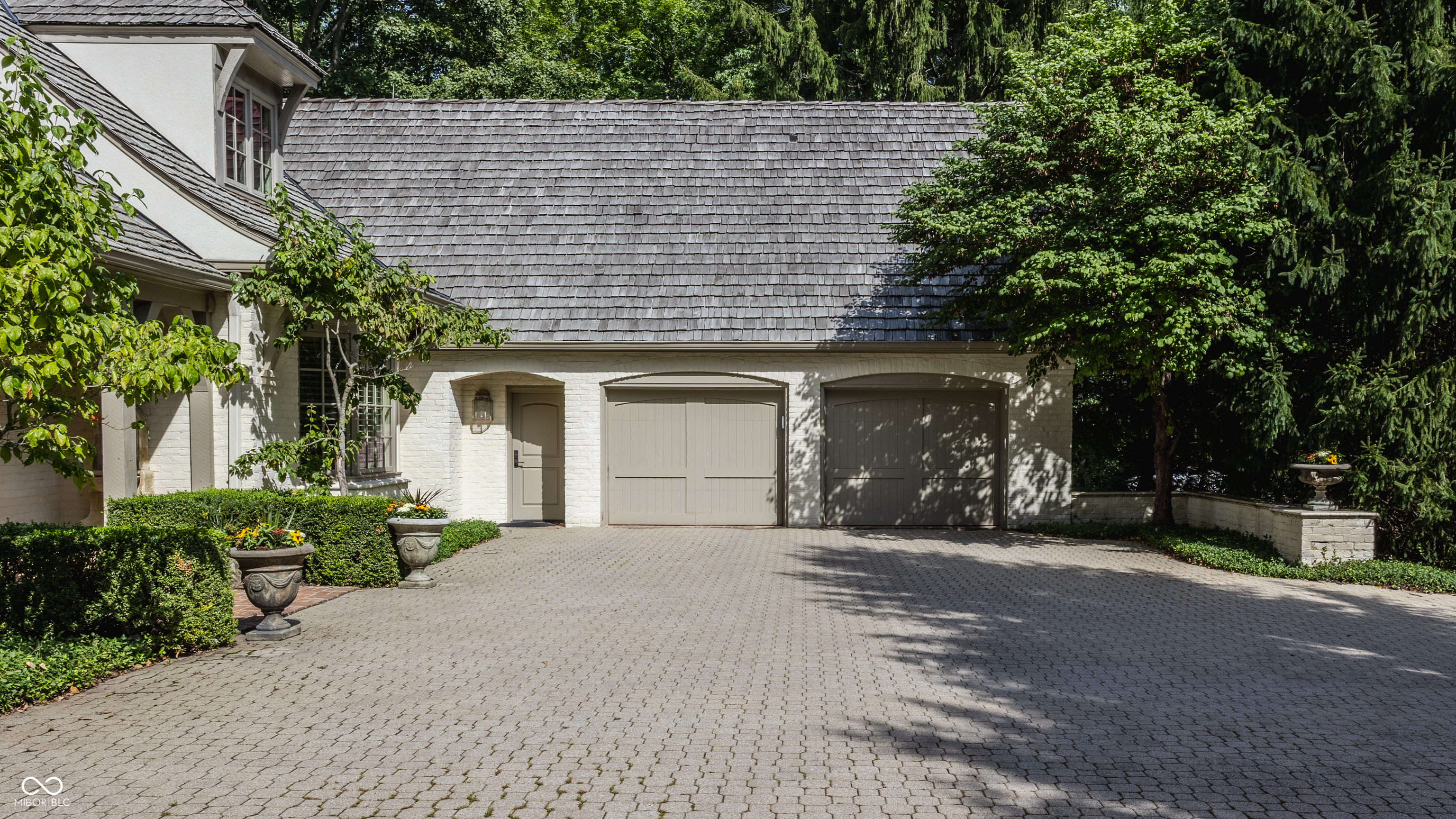 8730 Williamshire East Drive, Indianapolis, IN, 46260 photo 5 of 66