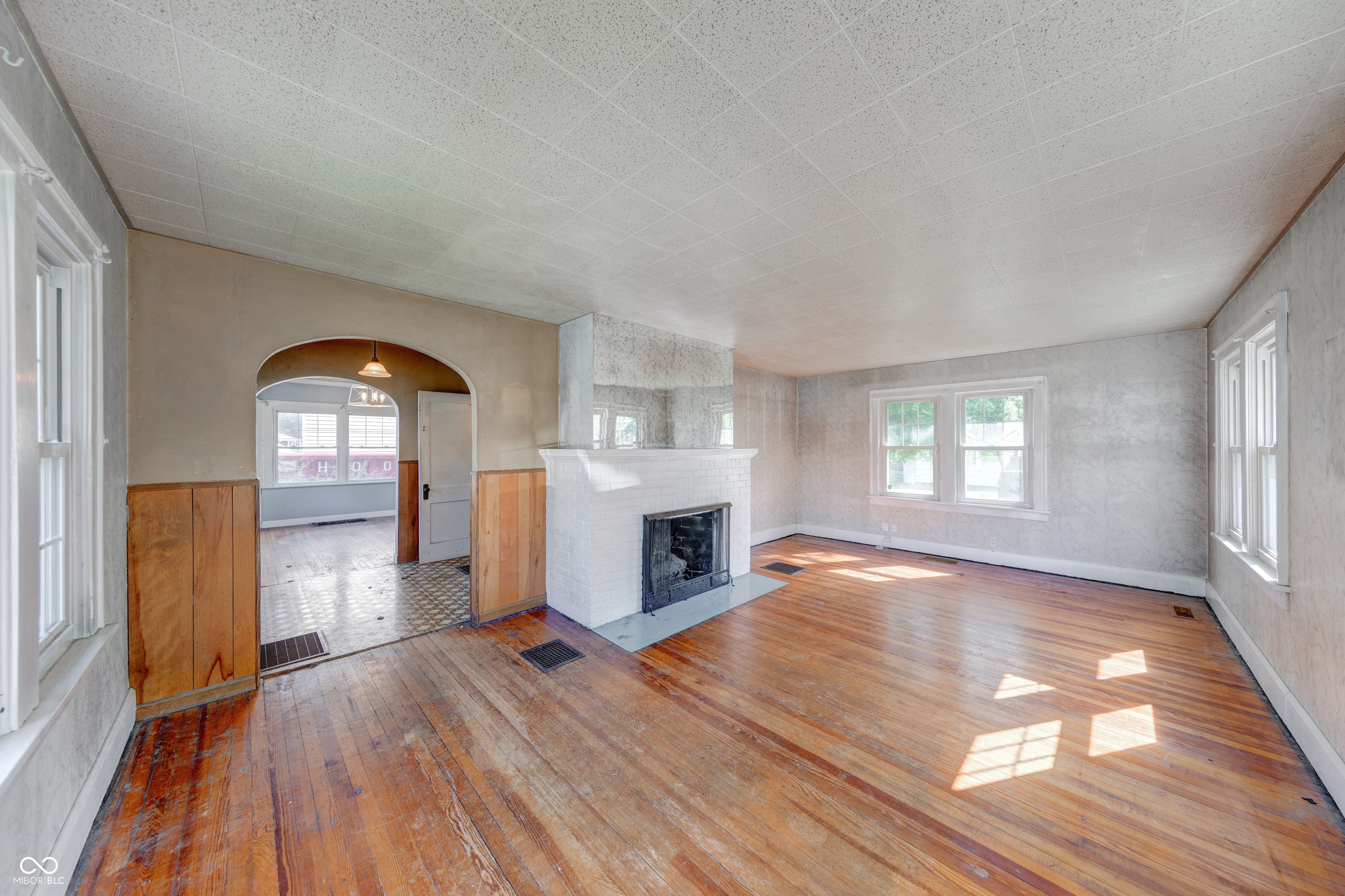 37 W Vermont Street, Brownsburg, IN, 46112 photo 5 of 30