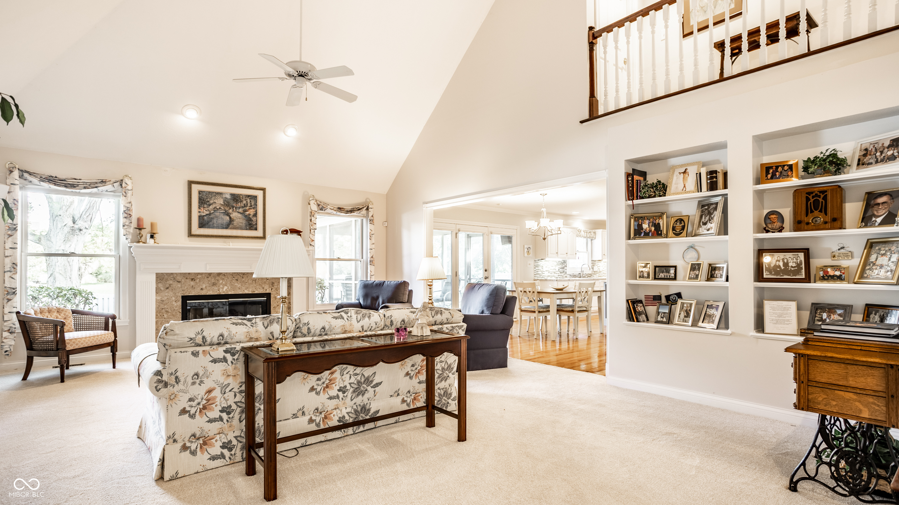 10415 Woods Edge Drive, Fishers, IN, 46037 photo 5 of 35