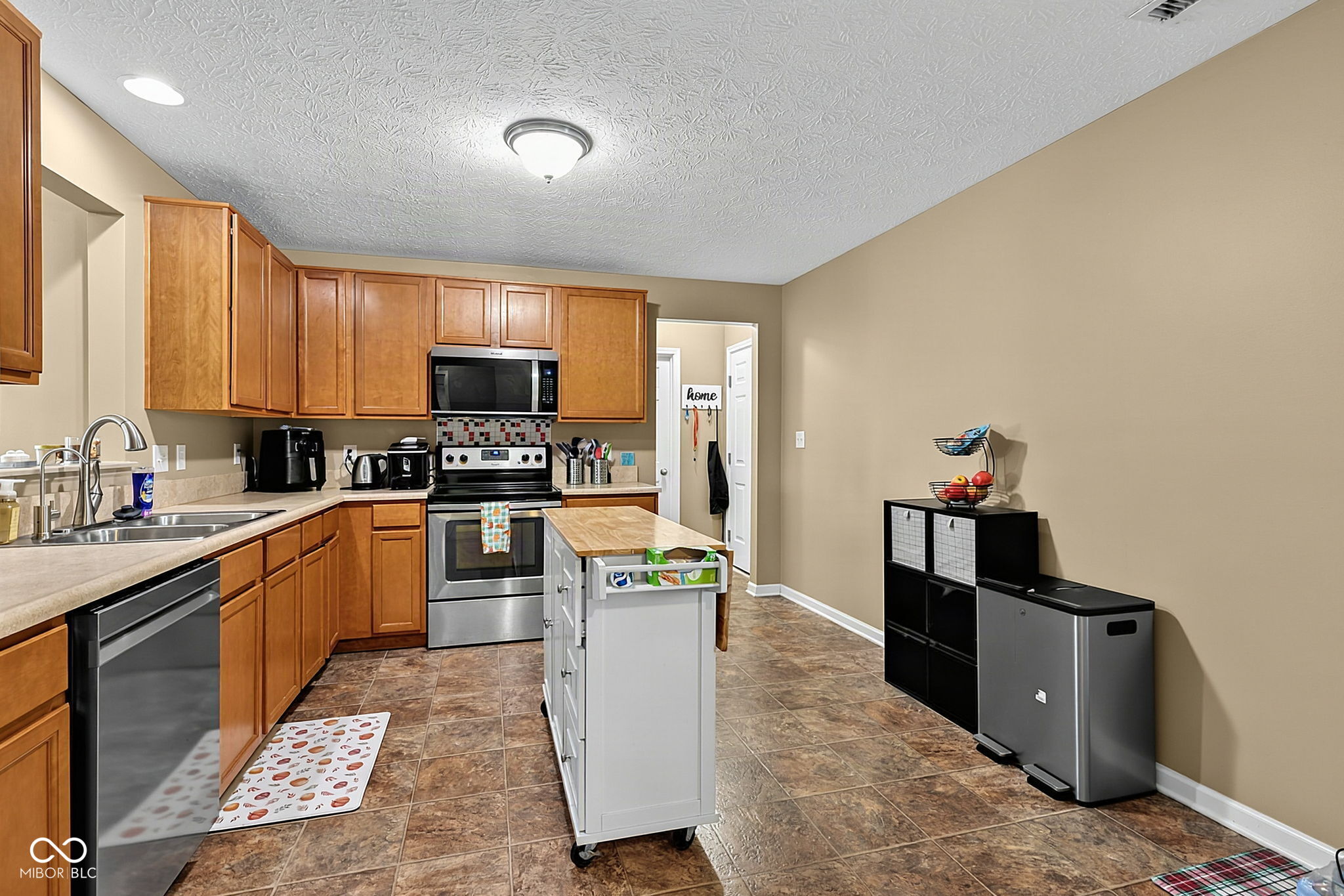 5785 White Pine Road, Whitestown, IN, 46075 photo 5 of 35