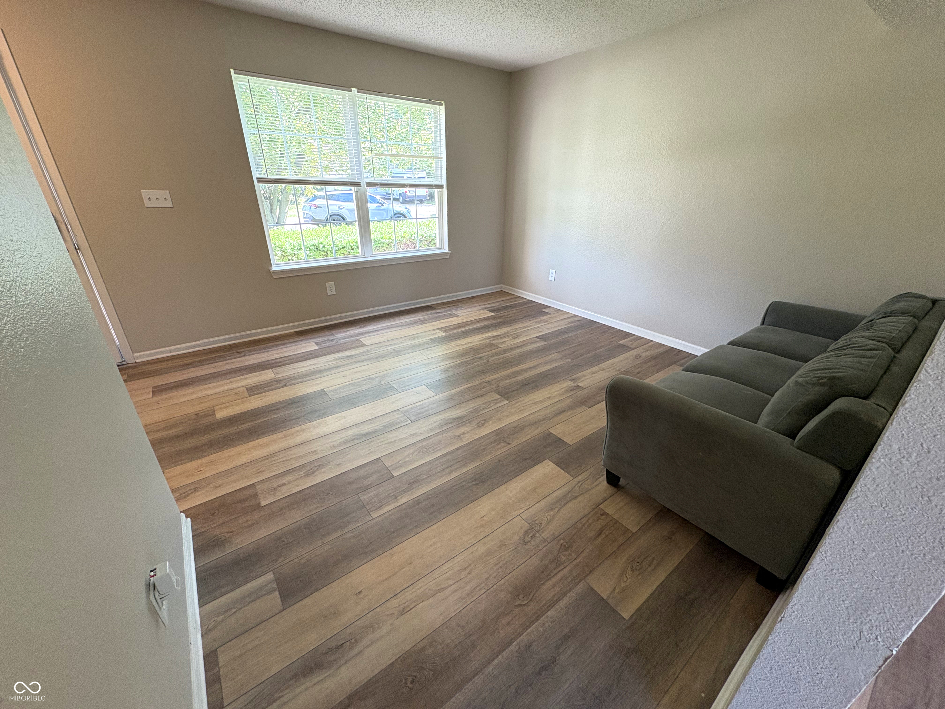 6522 Hazelhatch Drive, Indianapolis, IN, 46268 photo 5 of 25
