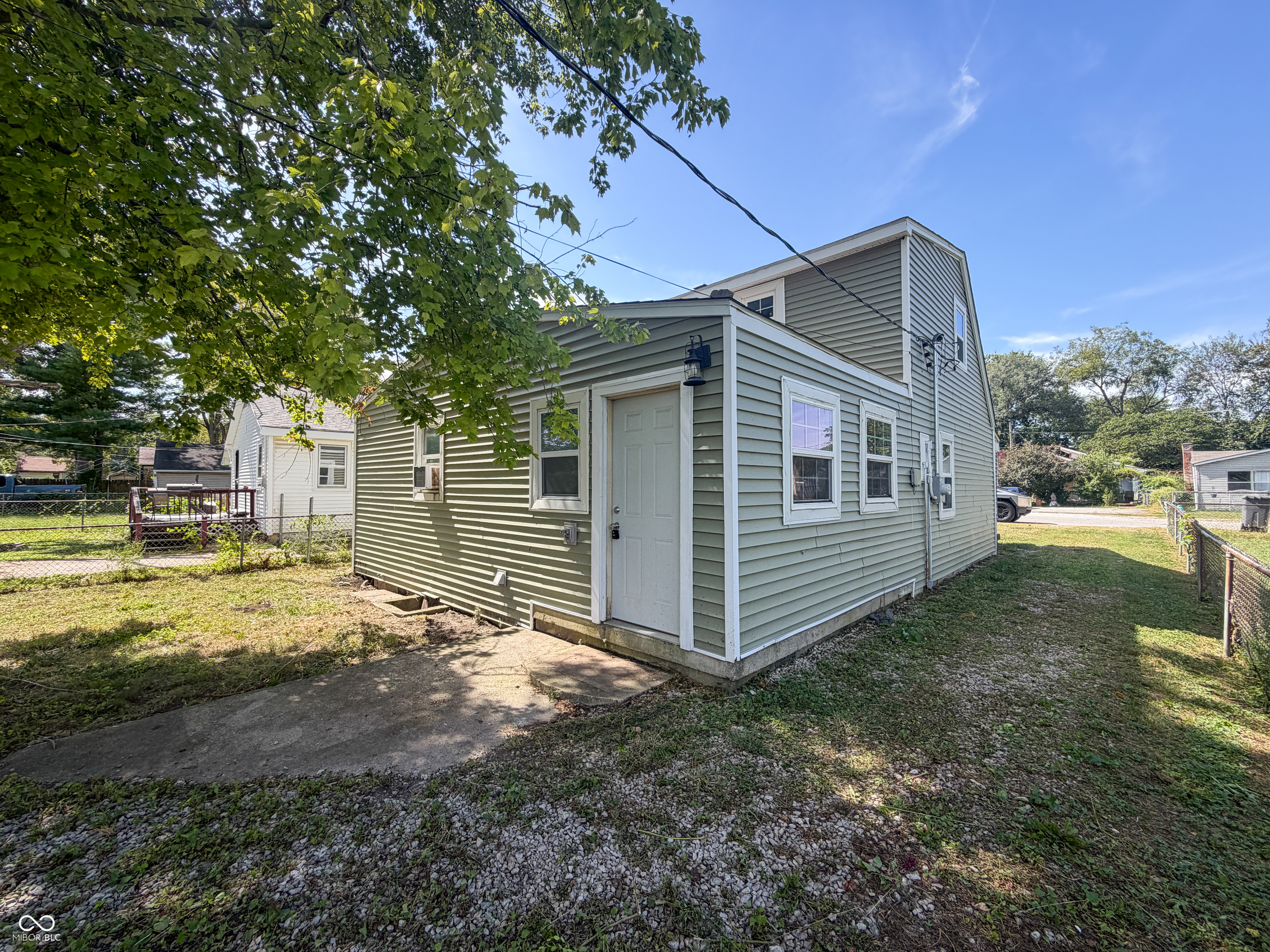 3221 S McClure Street, Indianapolis, IN, 46221 photo 5 of 42