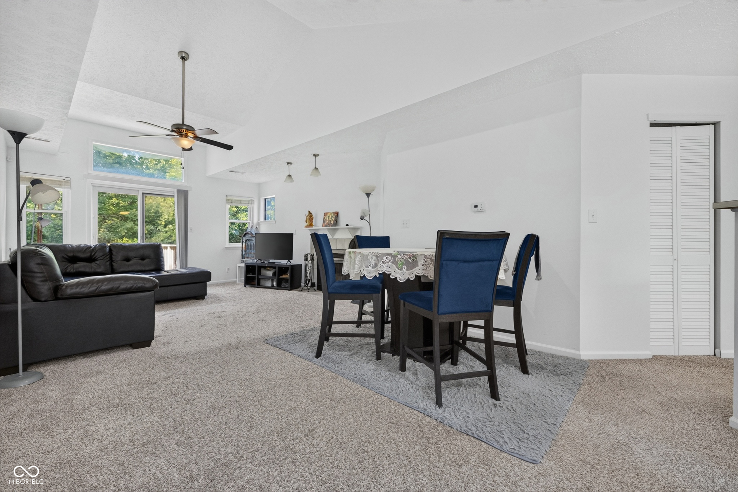 9354 Aberdare Drive, Indianapolis, IN, 46250 photo 5 of 35