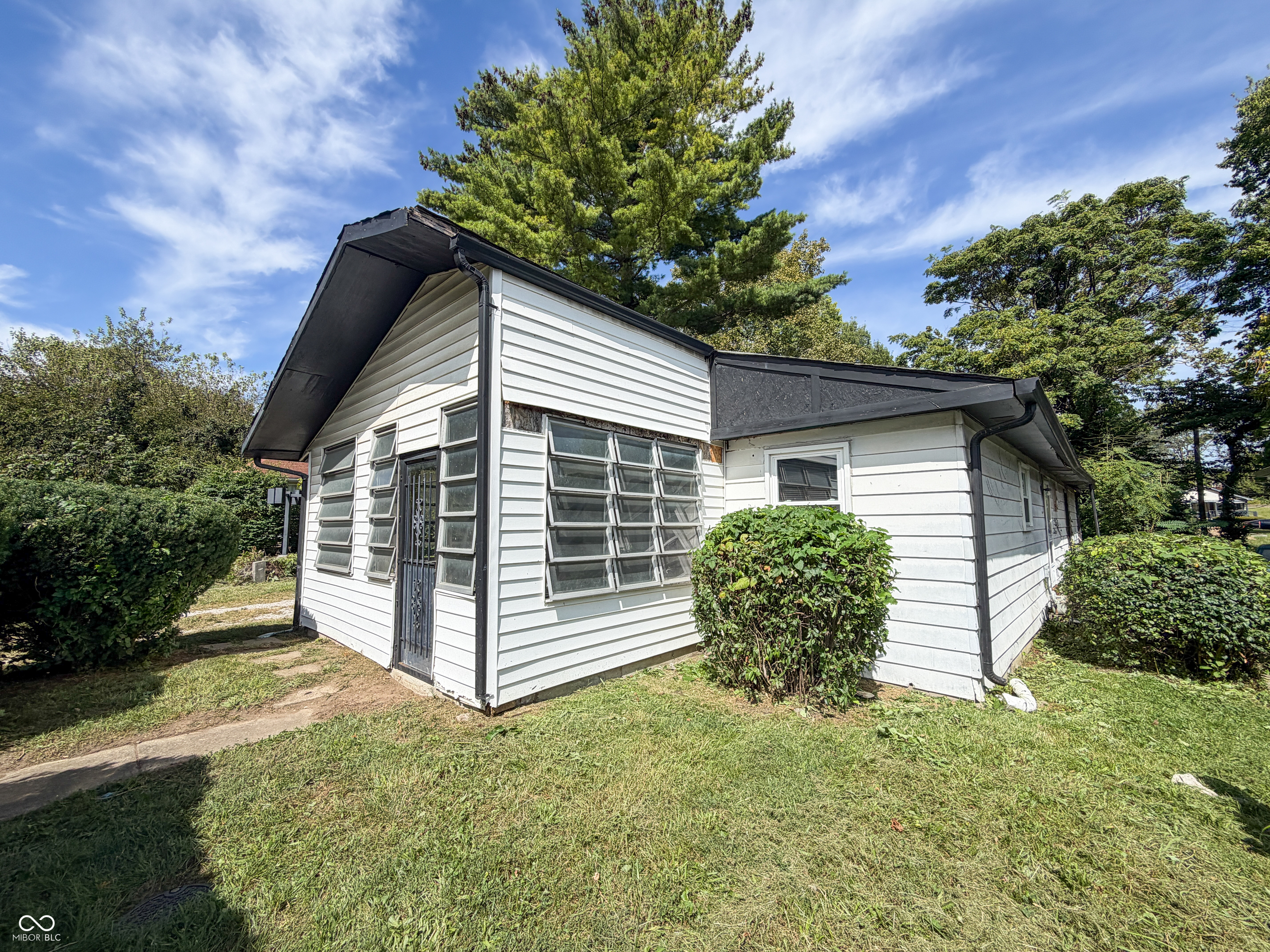 818 W 25th Street, Indianapolis, IN, 46208 photo 5 of 37