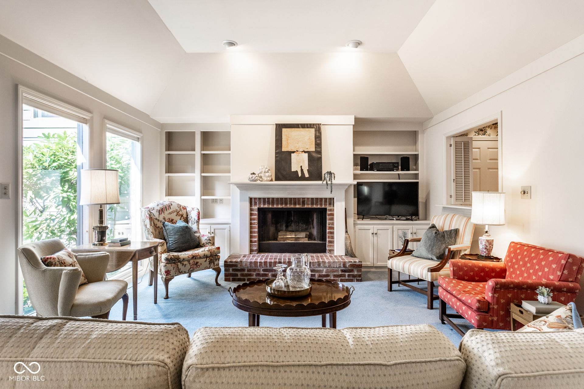 9251 Spring Forest Drive, Indianapolis, IN, 46260 photo 5 of 38