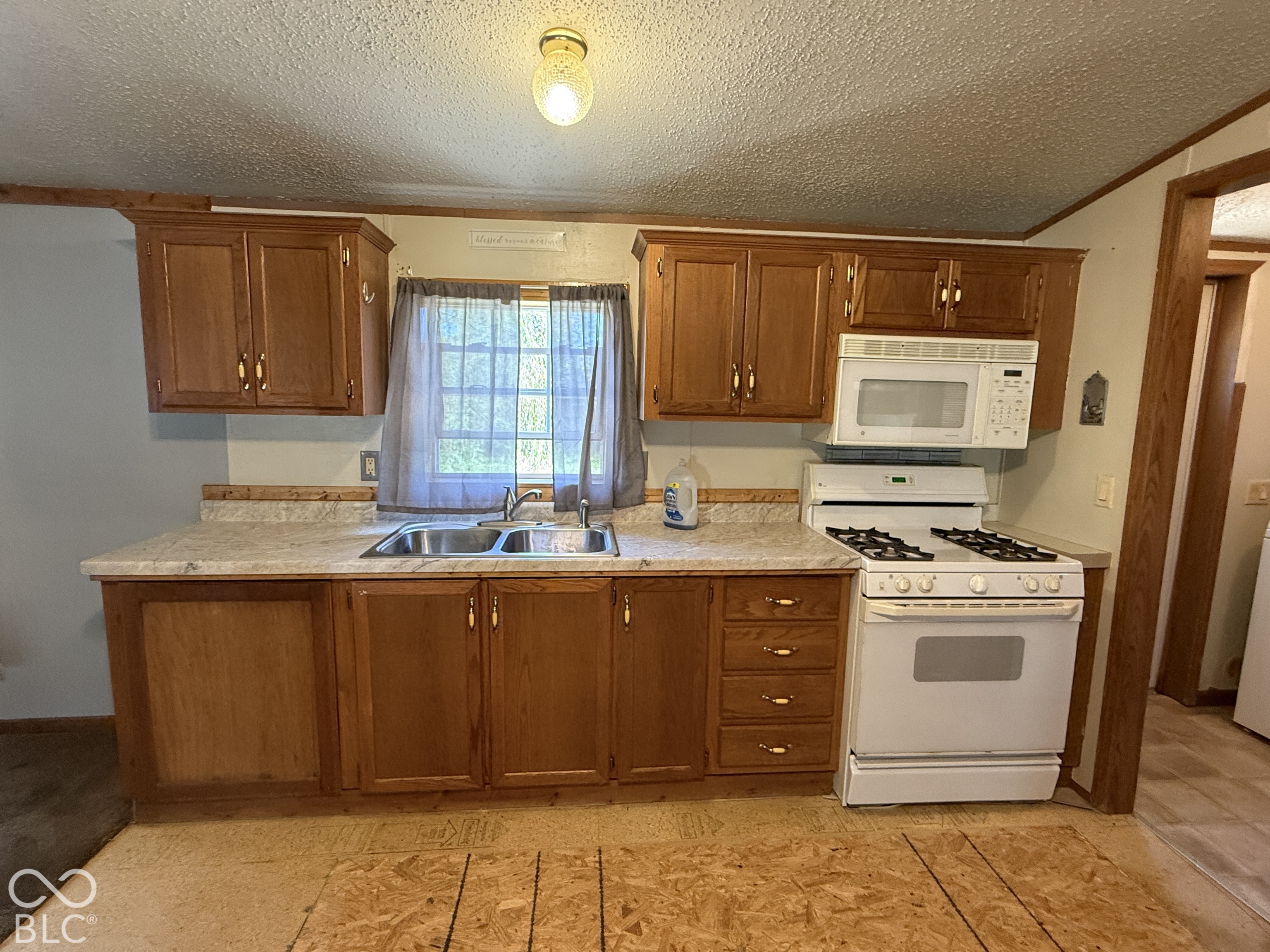 4663 Breckenridge, Columbus, IN, 47203 photo 5 of 19