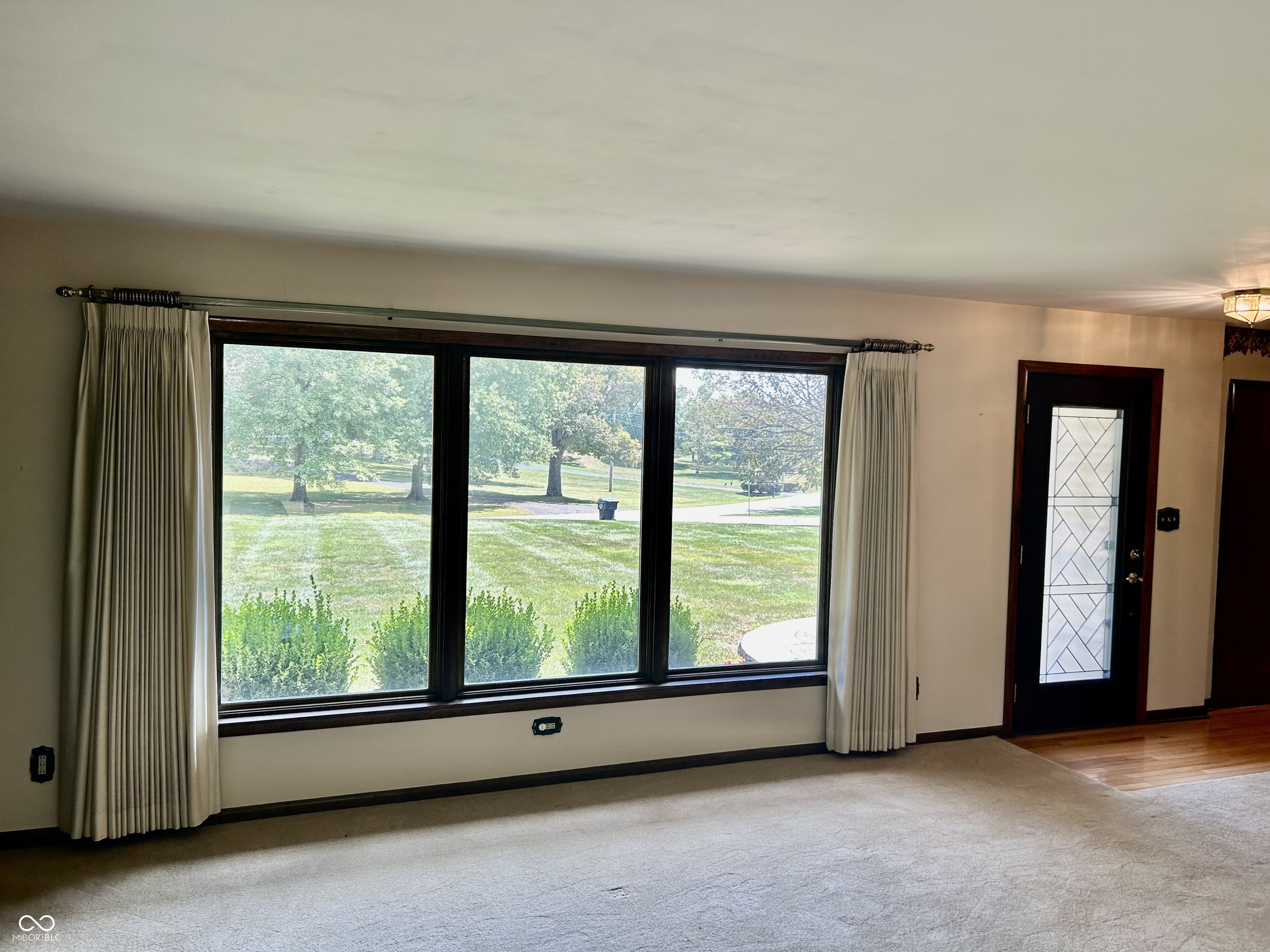 874 S Lakehurst Drive, Franklin, IN, 46131 photo 5 of 38