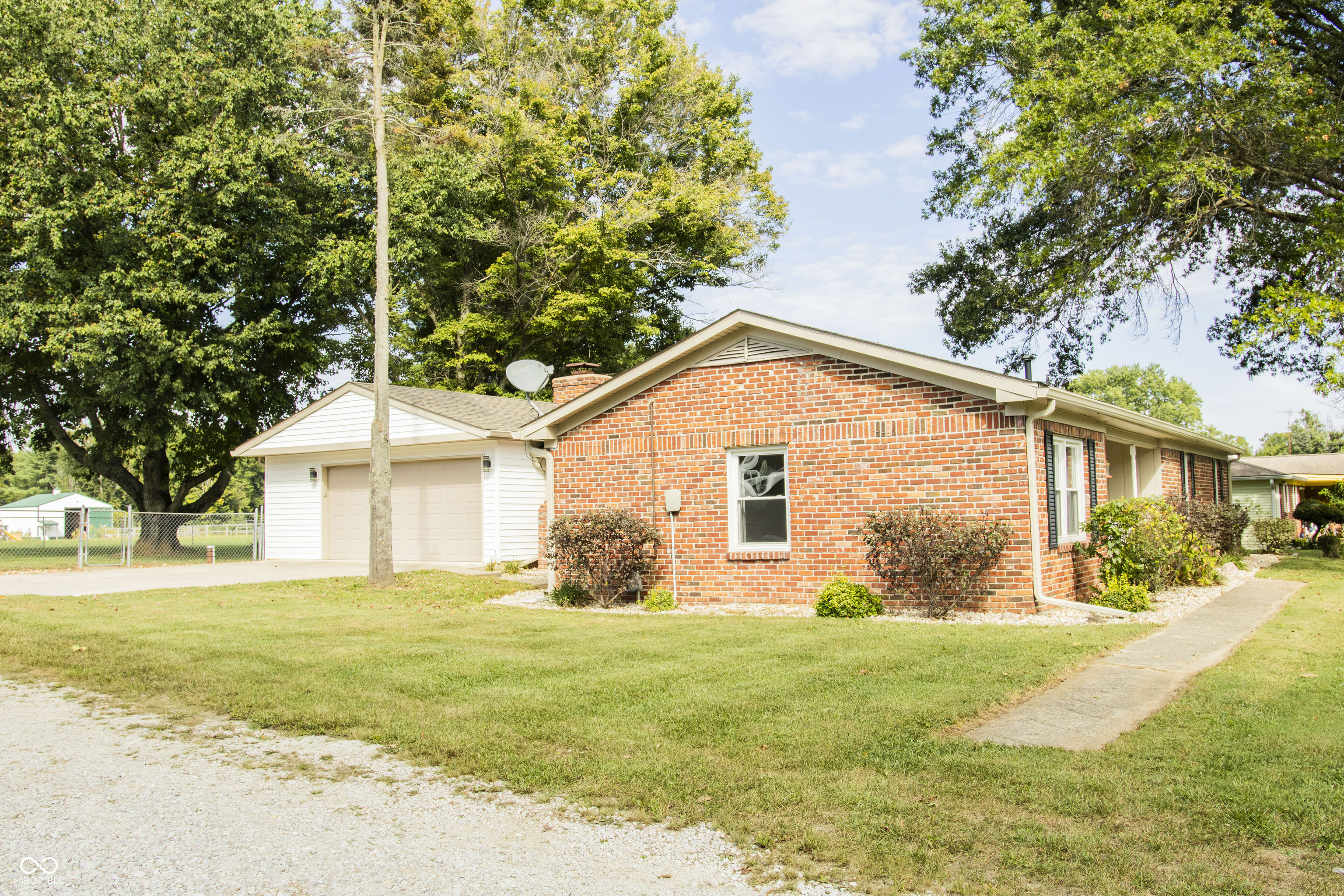 944 W County Road 200 N, Danville, IN, 46122 photo 5 of 41