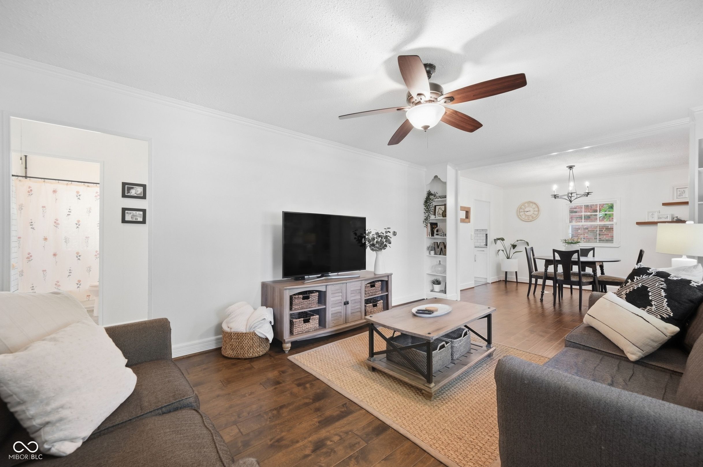 5925 Kingsley Drive, Indianapolis, IN, 46220 photo 5 of 37