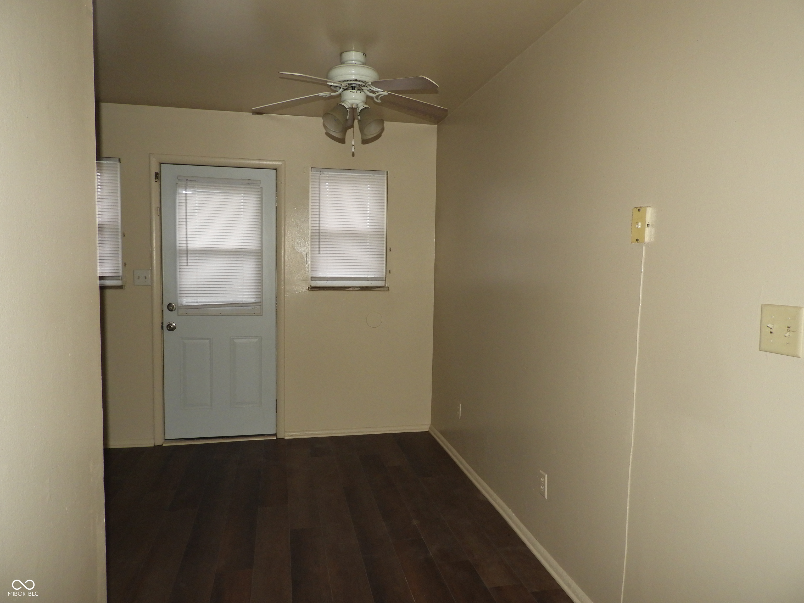 6006 Dickson Road, Indianapolis, IN, 46226 photo 5 of 52
