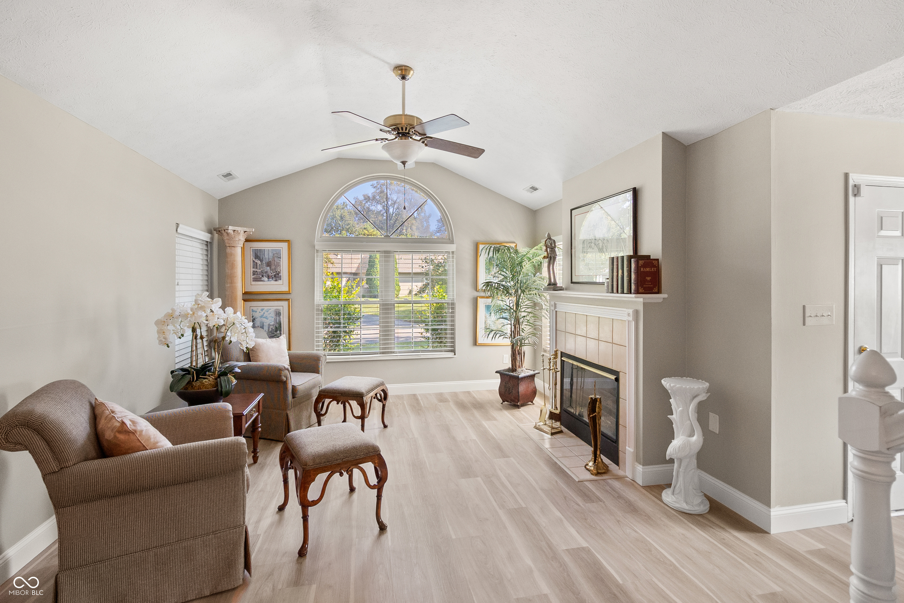 7552 Briarstone Drive, Indianapolis, IN, 46227 photo 5 of 33