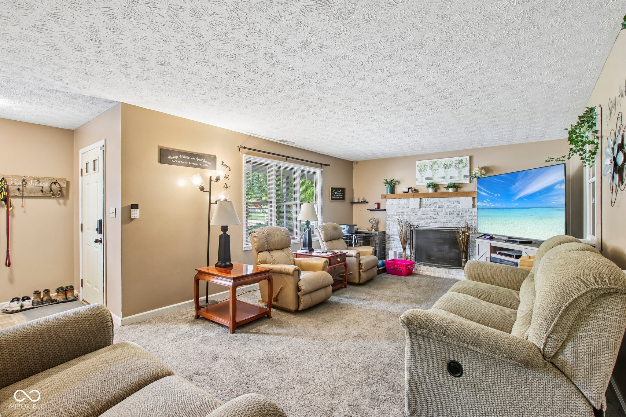 1152 Delray Drive, Indianapolis, IN, 46241 photo 5 of 35