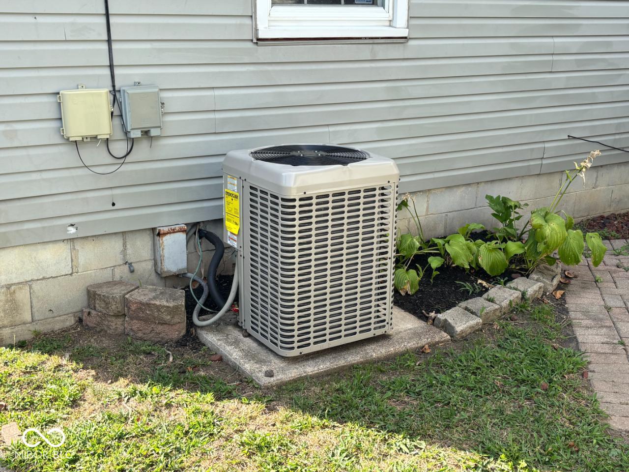2202 S Pershing Drive, Muncie, IN, 47302 photo 5 of 27