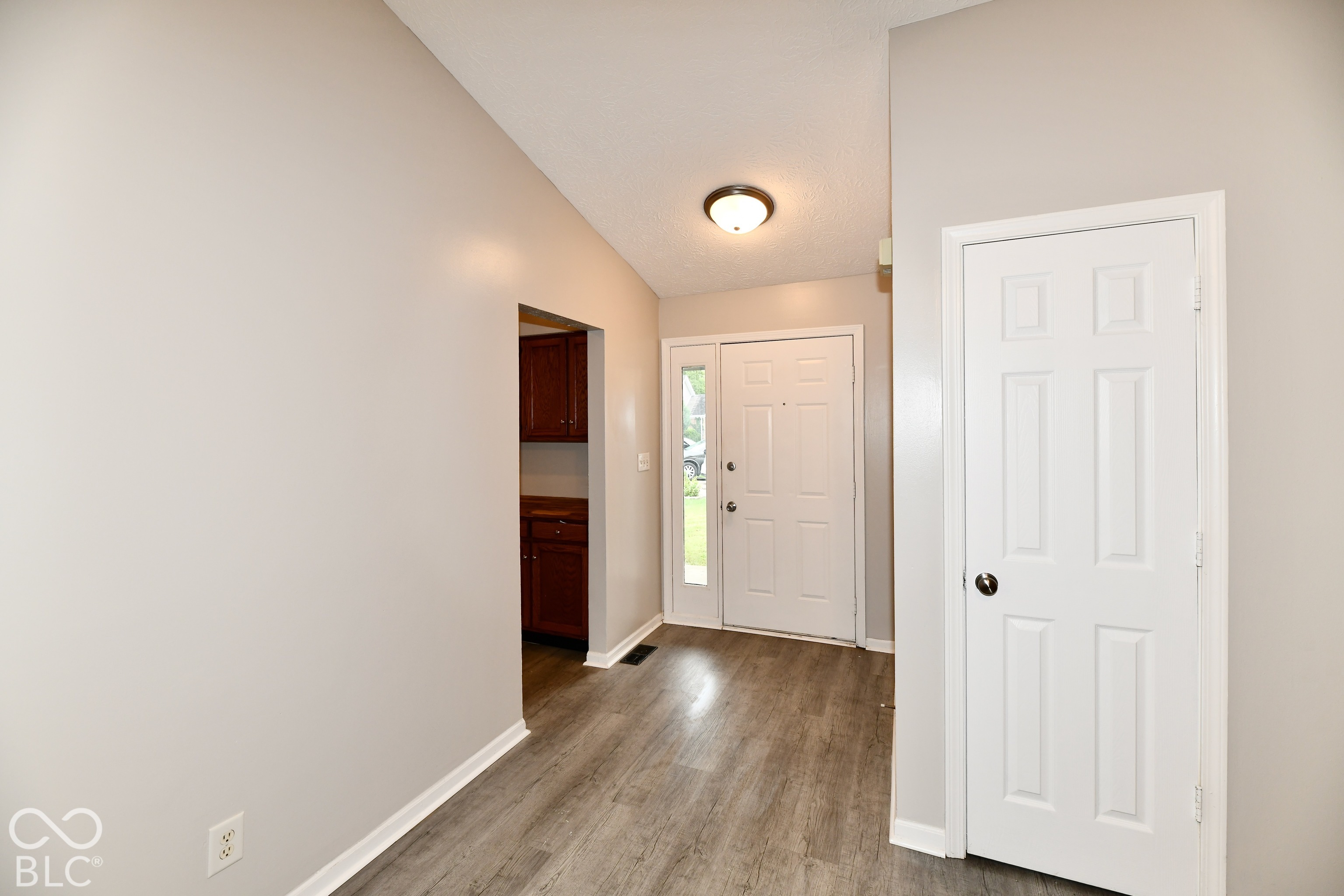 710 Sunglow Circle, Indianapolis, IN, 46231 photo 5 of 58