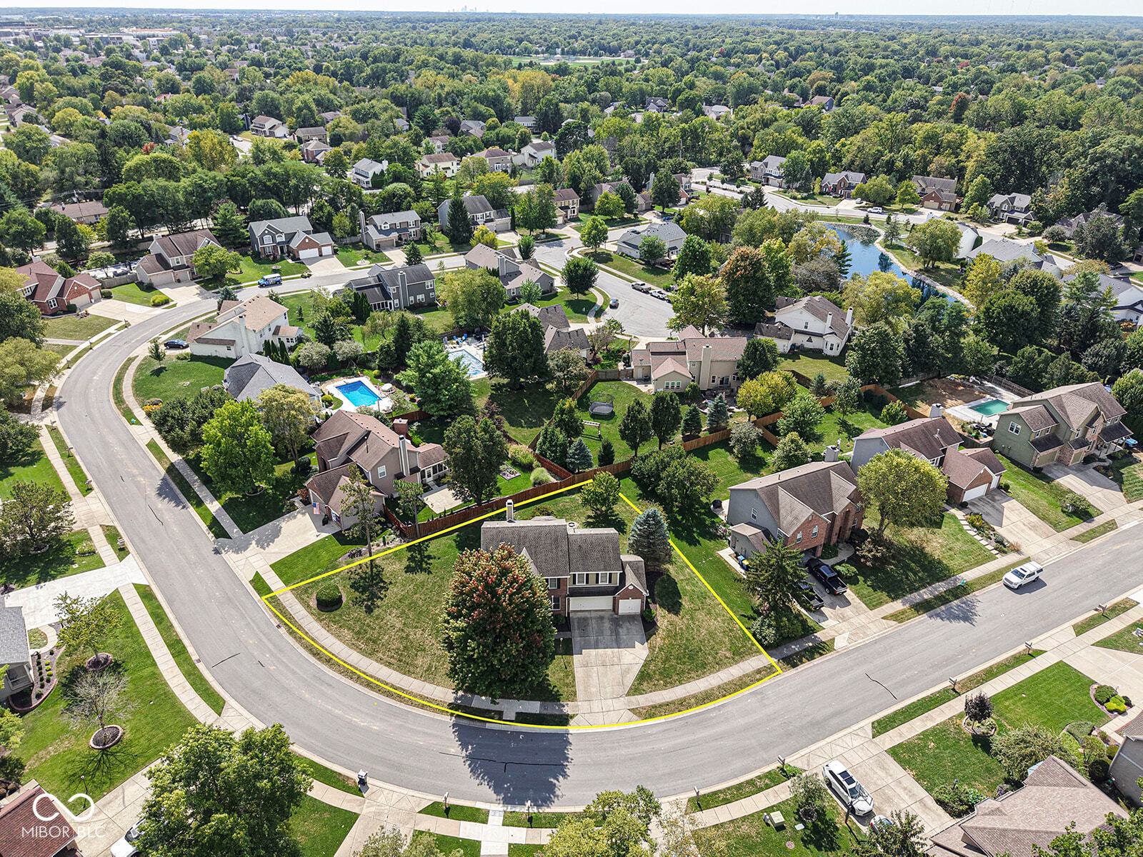 8772 Randall Drive, Fishers, IN, 46038 photo 5 of 39