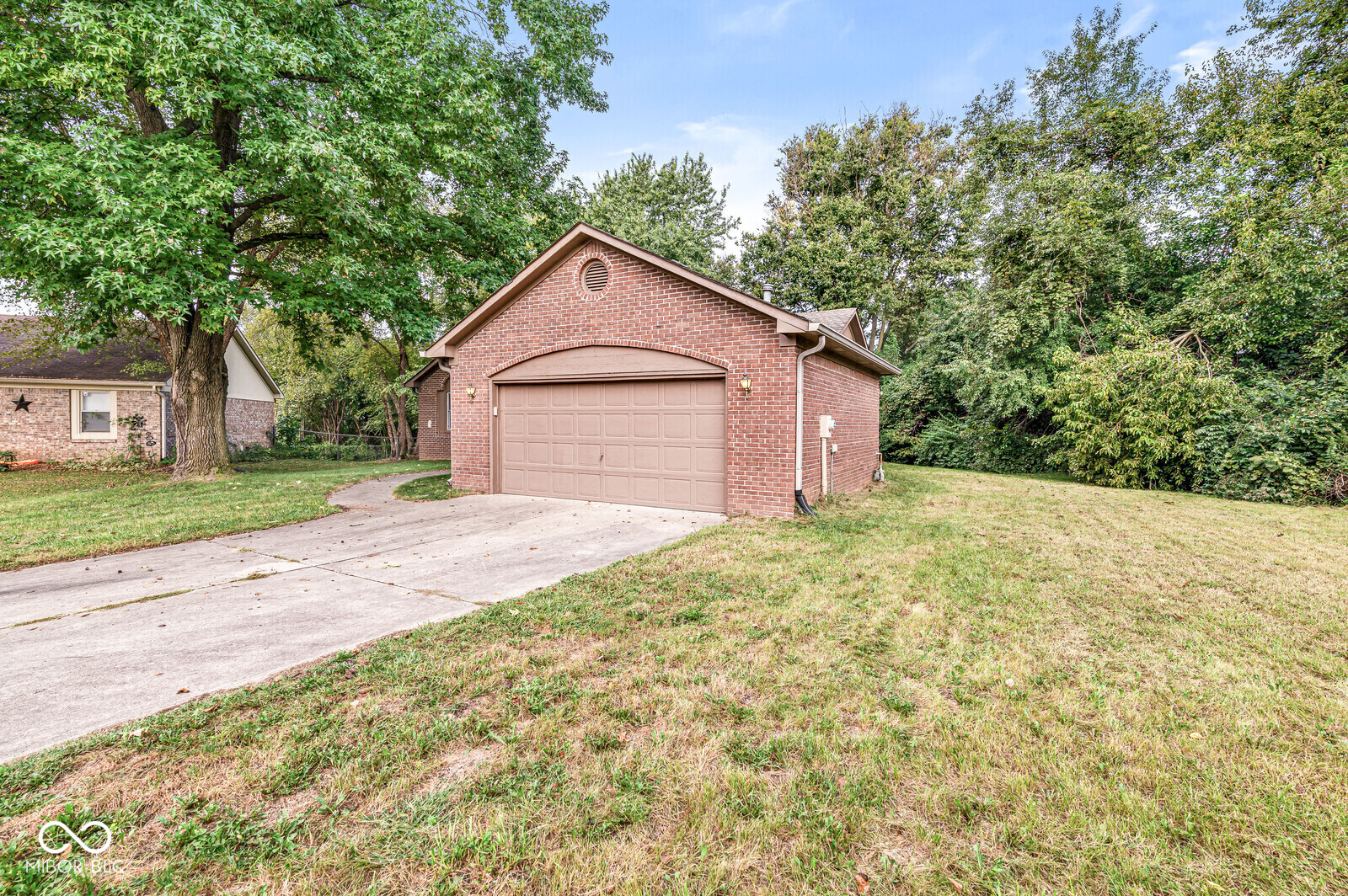1360 Boone Court, Indianapolis, IN, 46217 photo 5 of 39