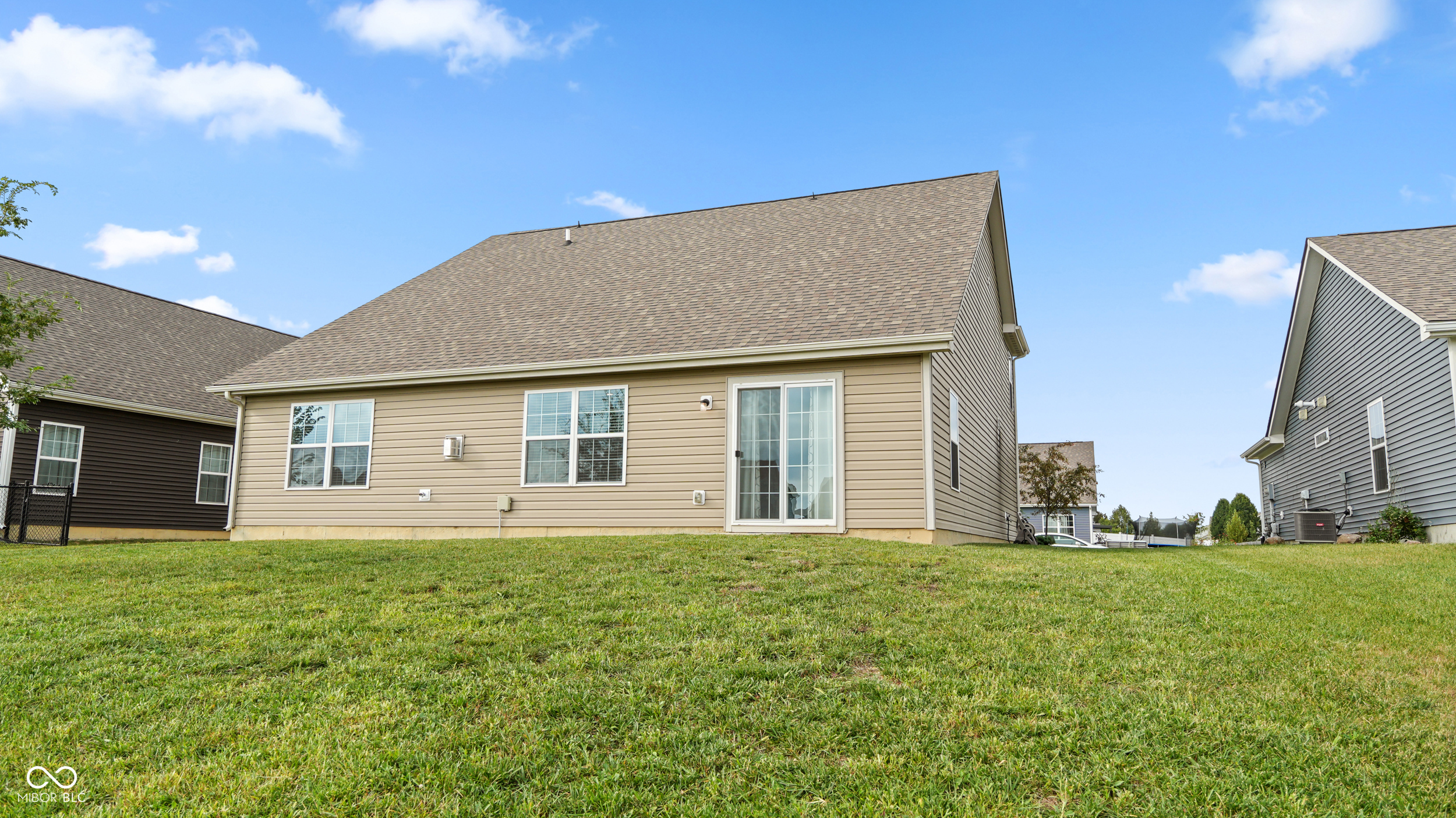 2389 Silver Spoon Drive, Greenfield, IN, 46140 photo 5 of 41