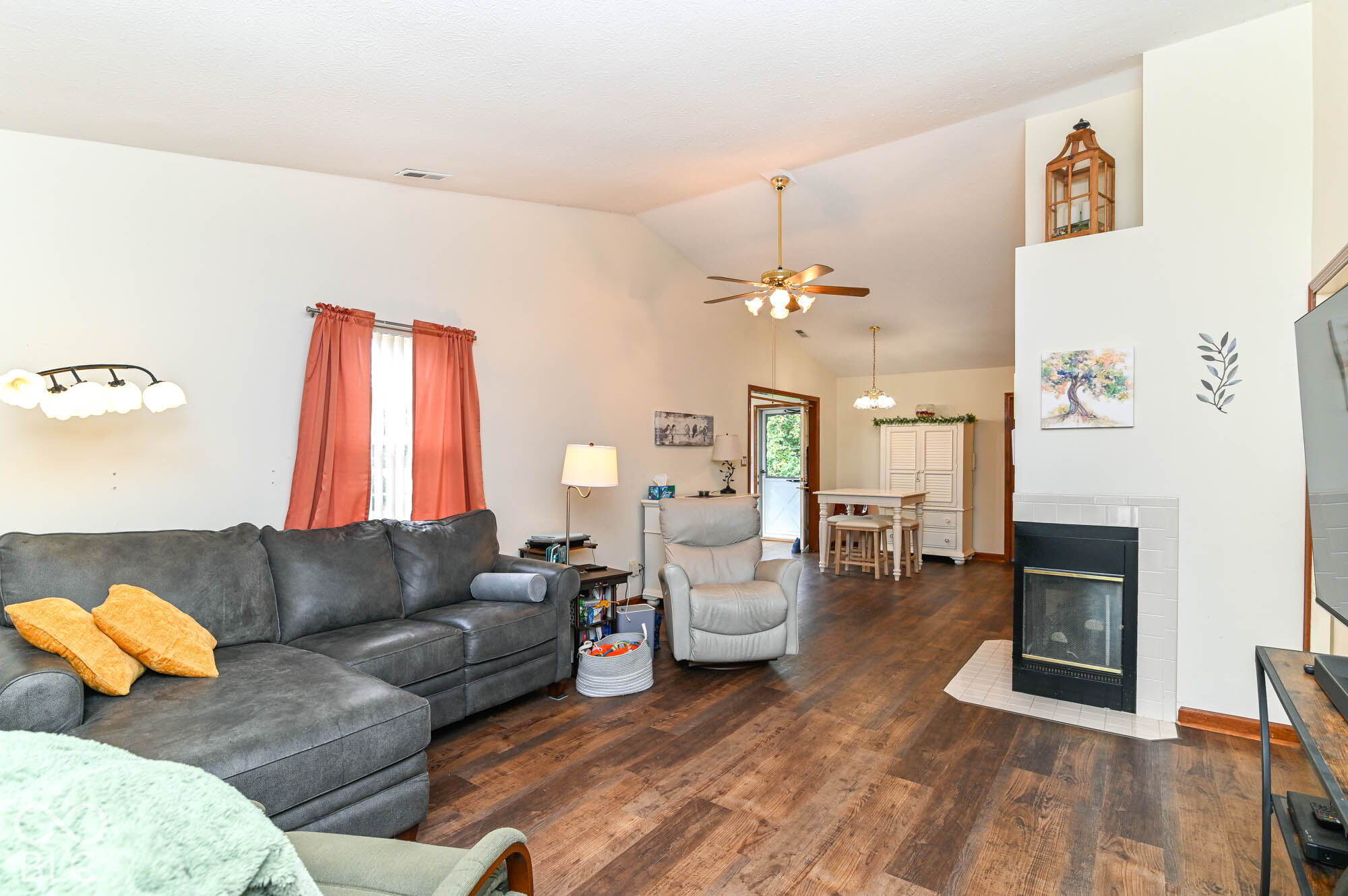 6381 Village Oak Court, Indianapolis, IN, 46236 photo 5 of 28