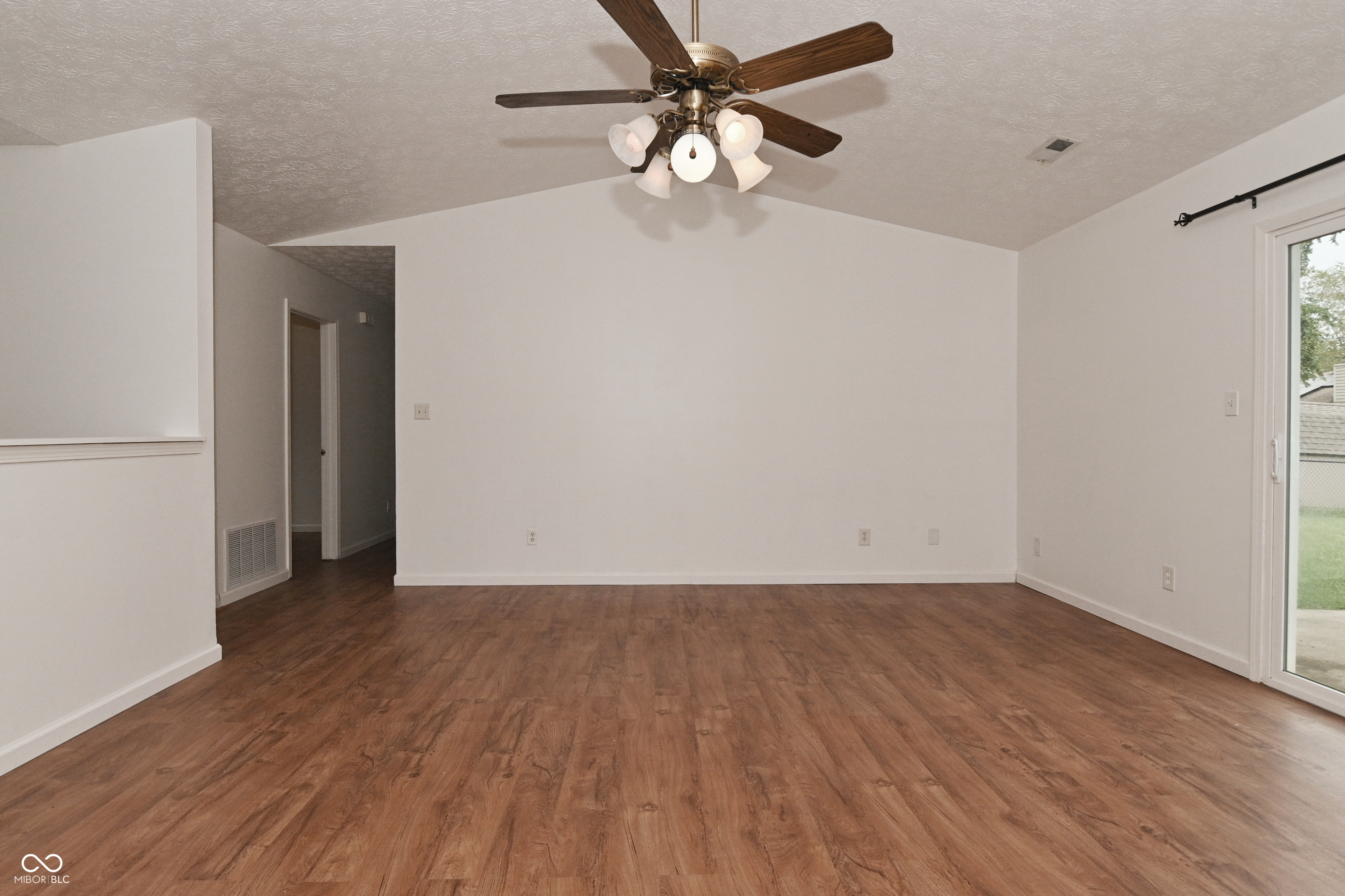5228 Rowan Court, Indianapolis, IN, 46237 photo 5 of 26
