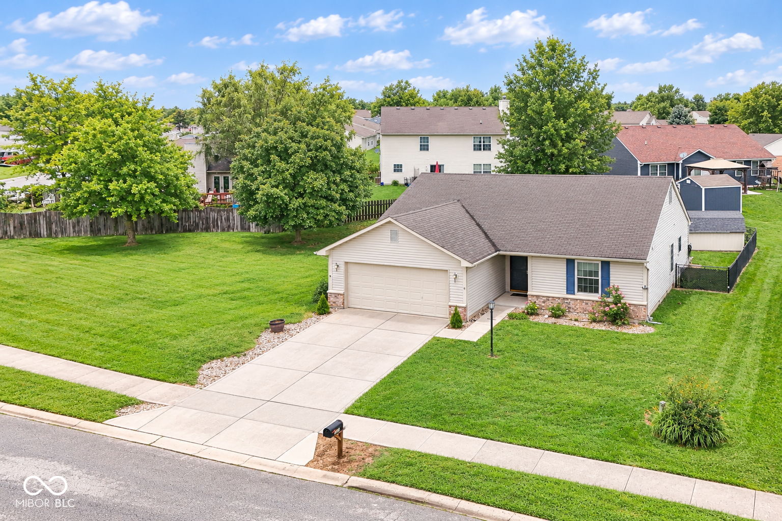 133 Brixton Woods West Drive, Pittsboro, IN, 46167 photo 5 of 35