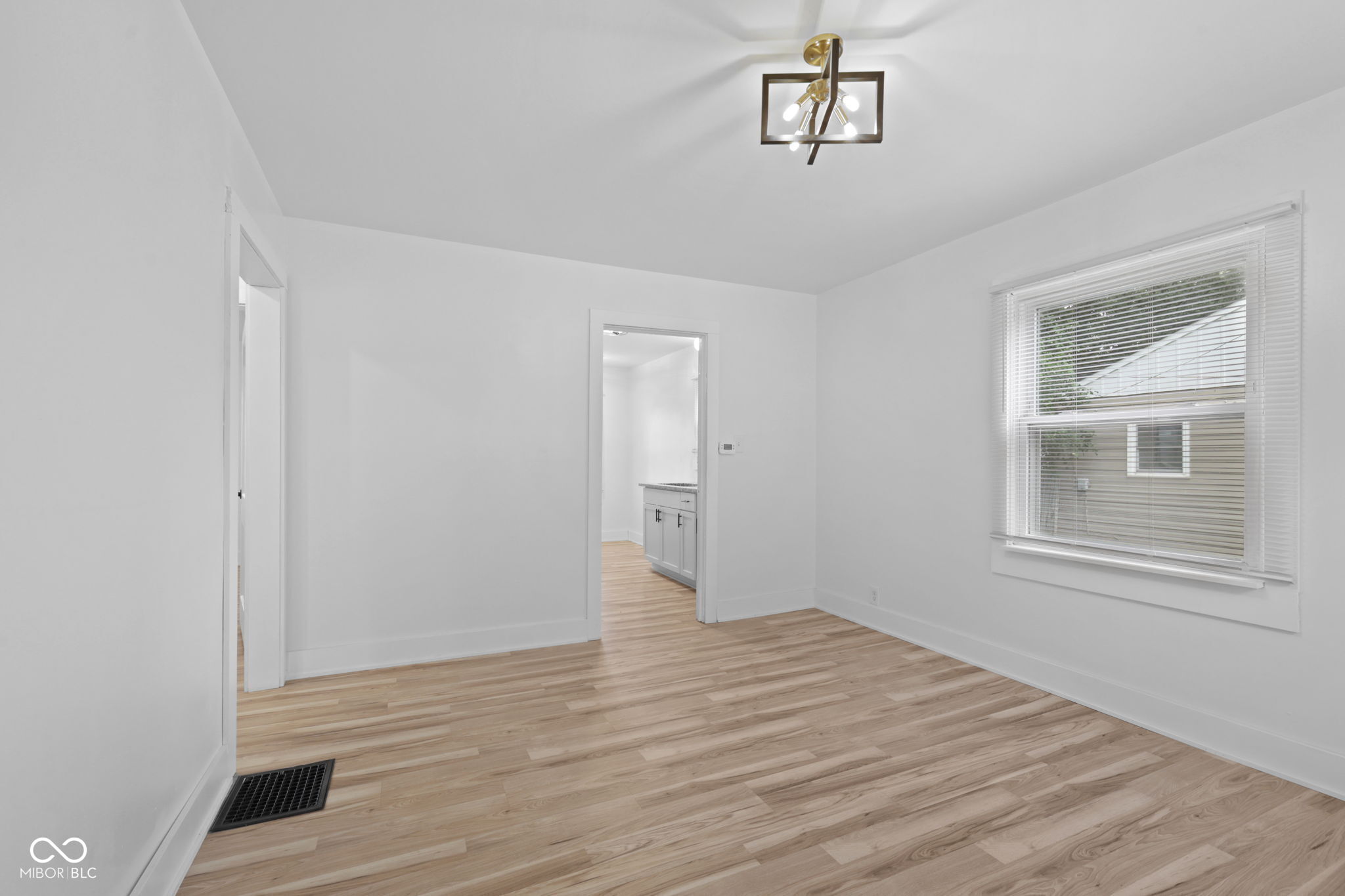 1422 E 49th Street, Indianapolis, IN, 46205 photo 5 of 25
