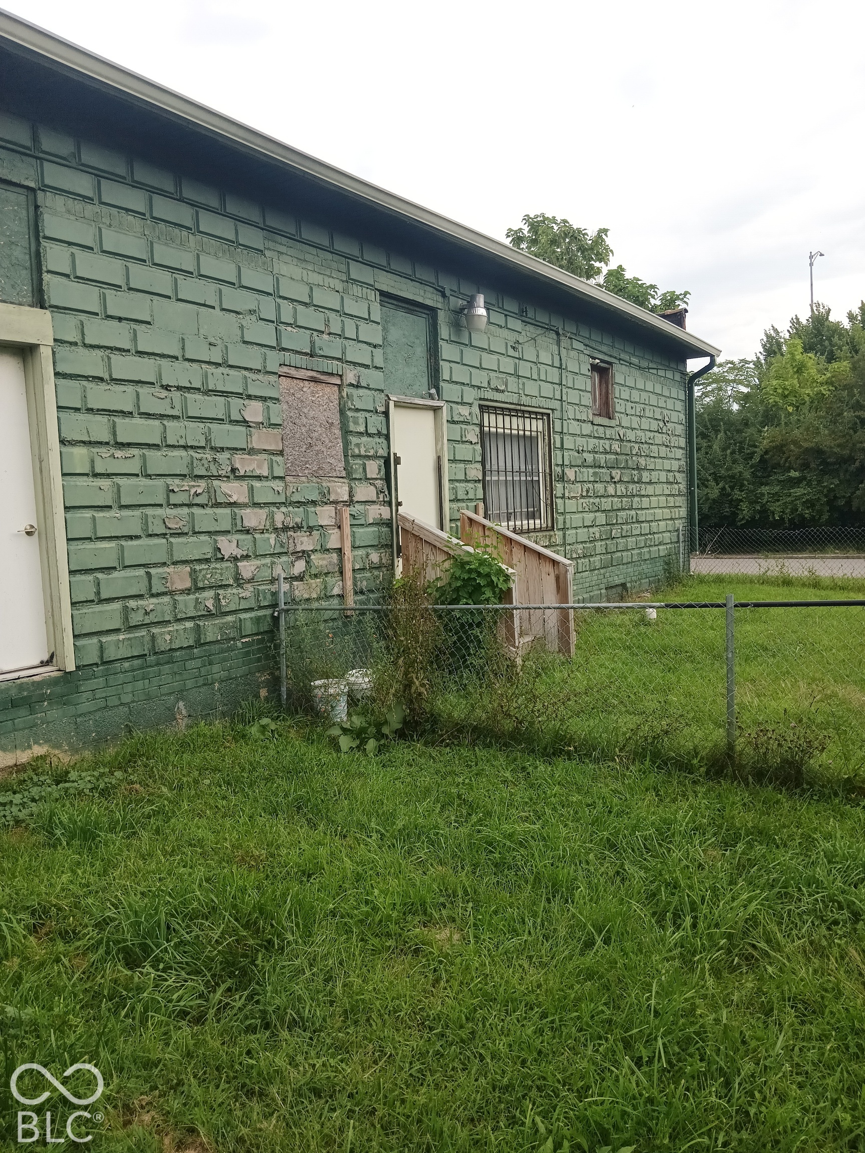 437 W 26th Street W, Indianapolis, IN, 46208 photo 5 of 8