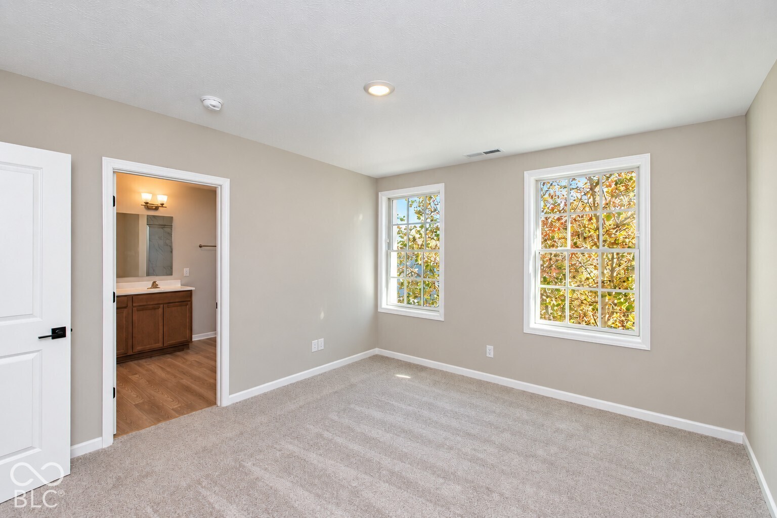 5748 Birtz Road, Indianapolis, IN, 46216 photo 5 of 7