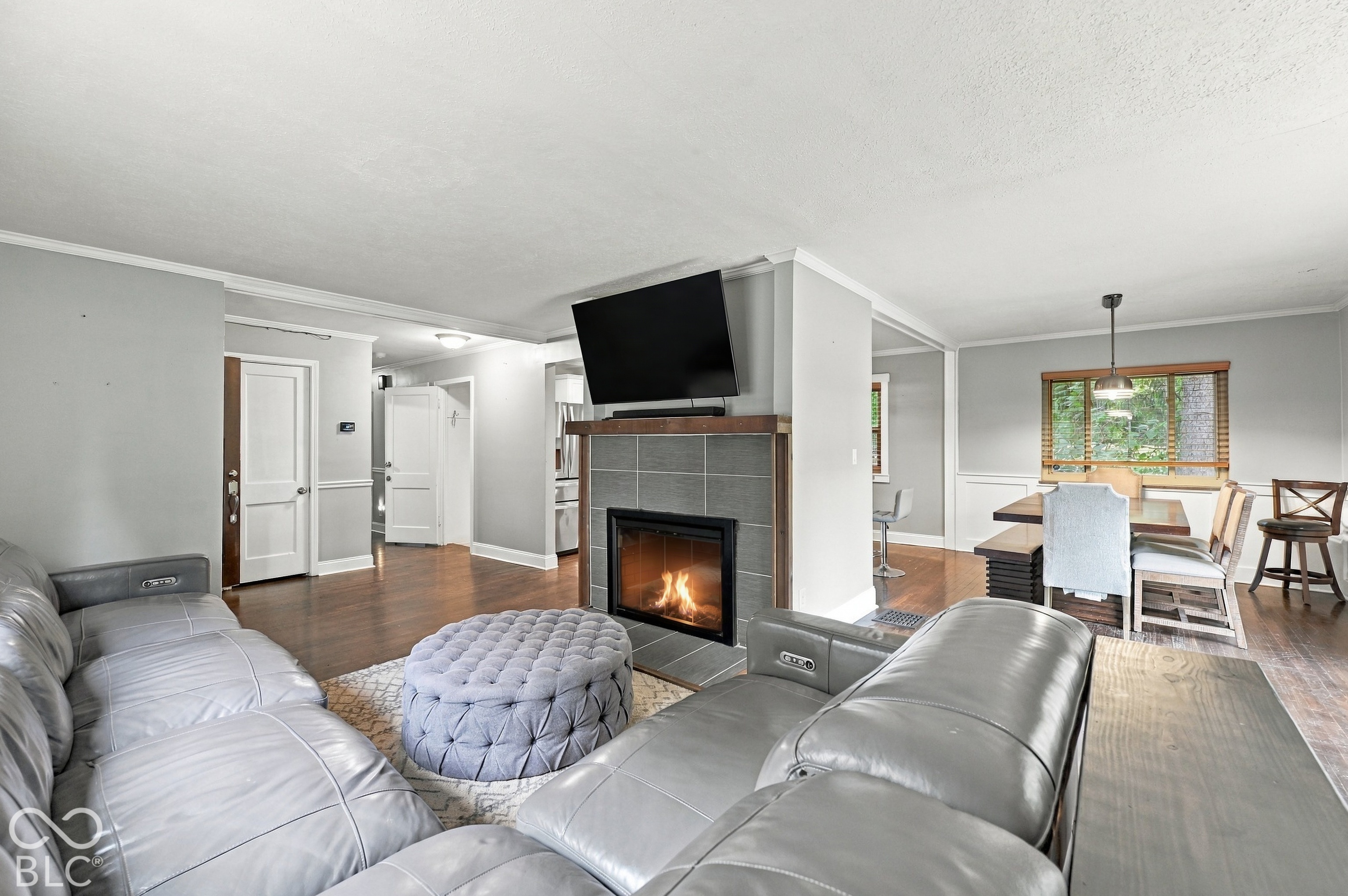 27 W Roberts Road, Indianapolis, IN, 46217 photo 5 of 65