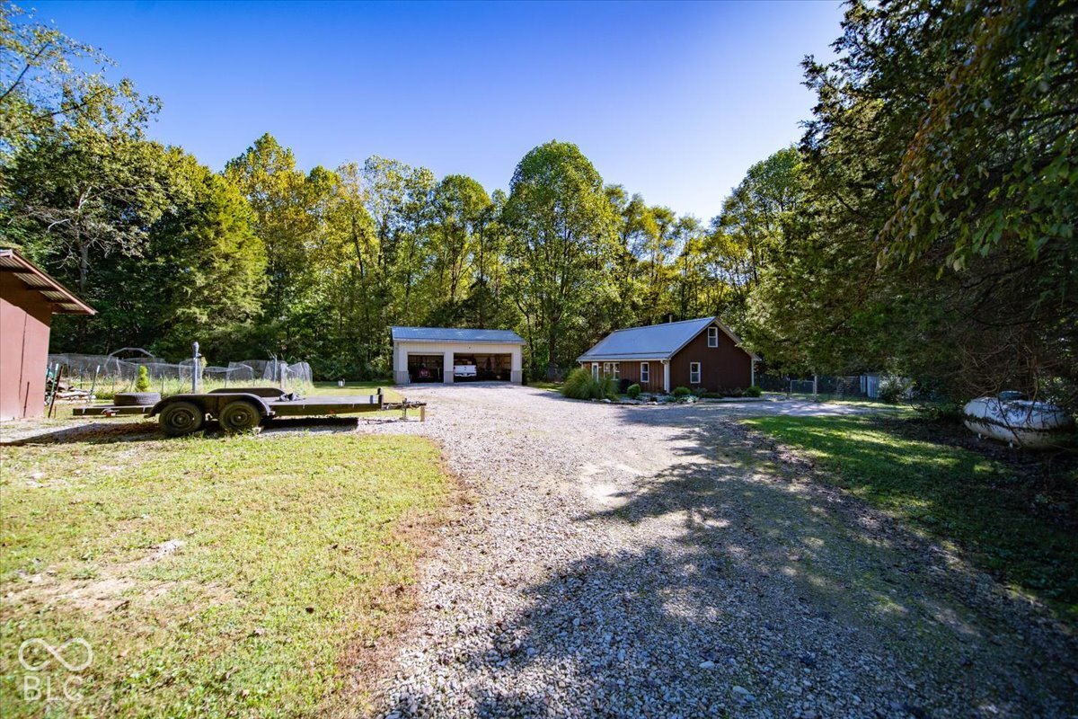 7654 E Bill Smith Drive, Martinsville, IN, 46151 photo 5 of 37