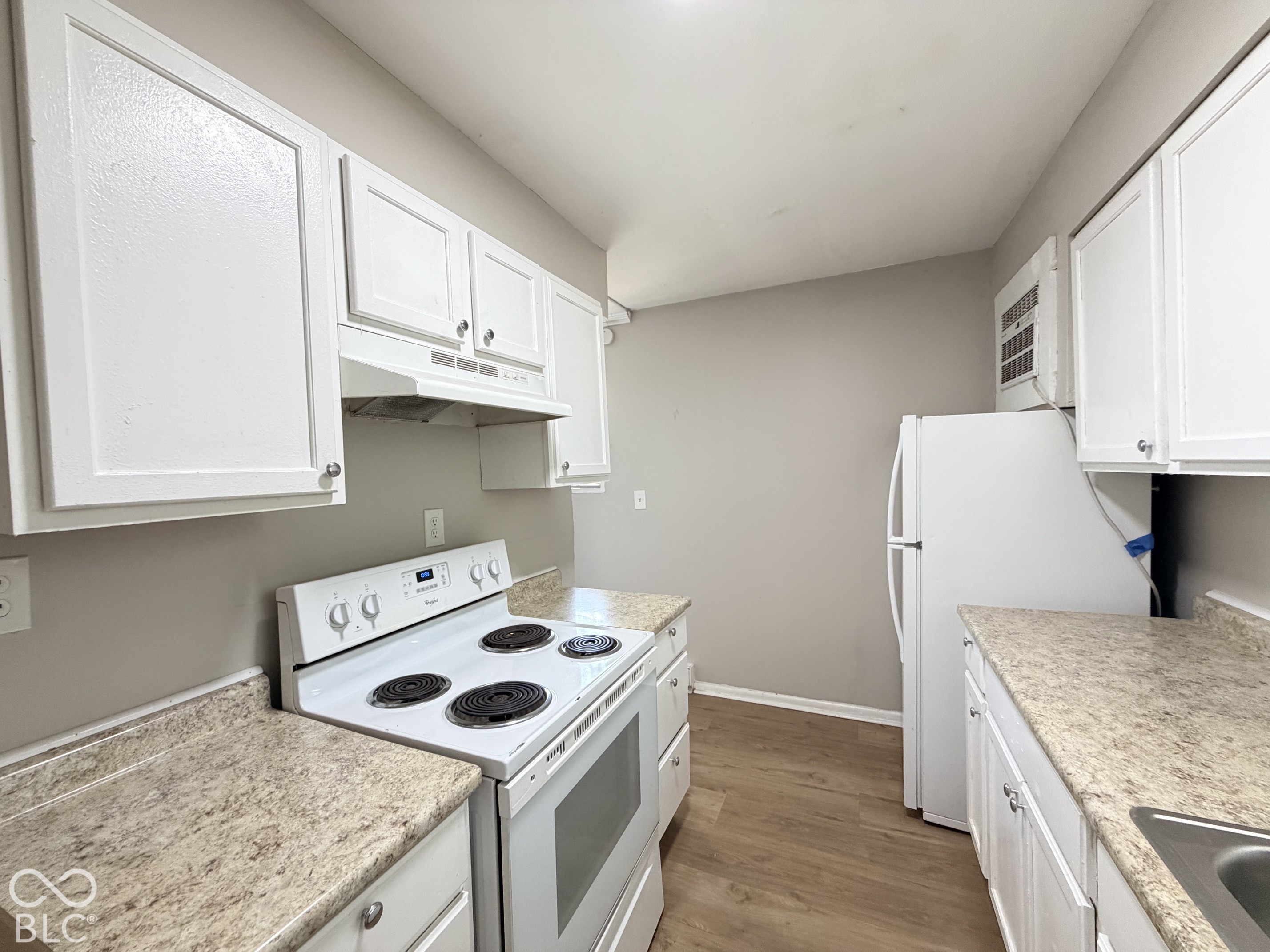 6028 Laurel Hall Drive, Indianapolis, IN, 46226 photo 5 of 11