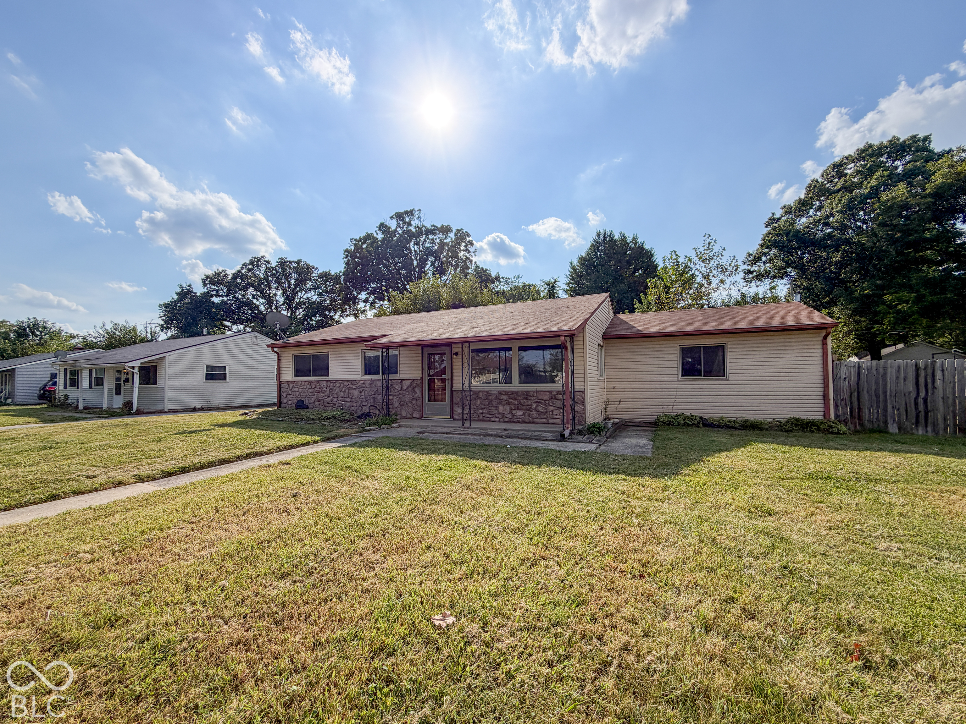 432 S Kenmore Road, Indianapolis, IN, 46219 photo 5 of 34