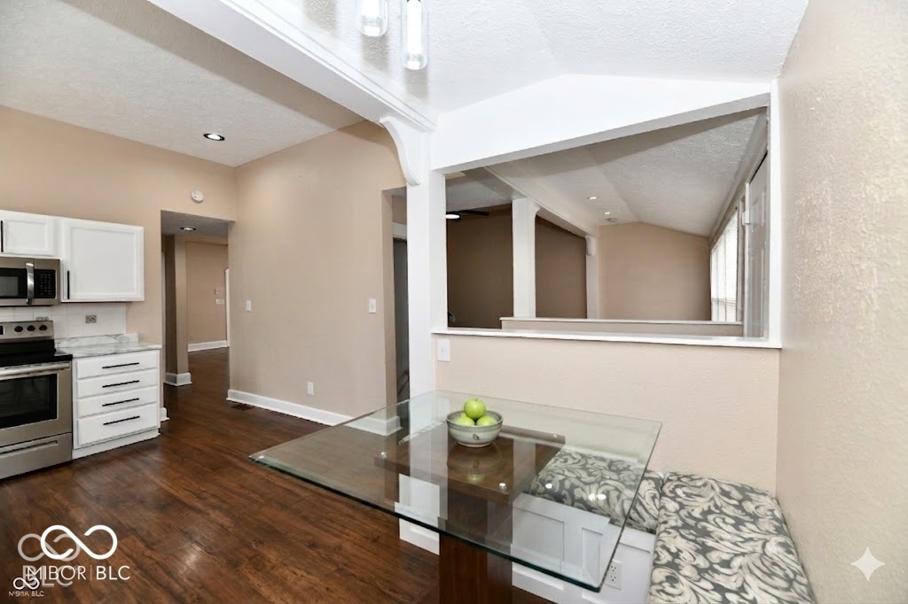 2838 N Kenwood Avenue, Indianapolis, IN, 46208 photo 5 of 86