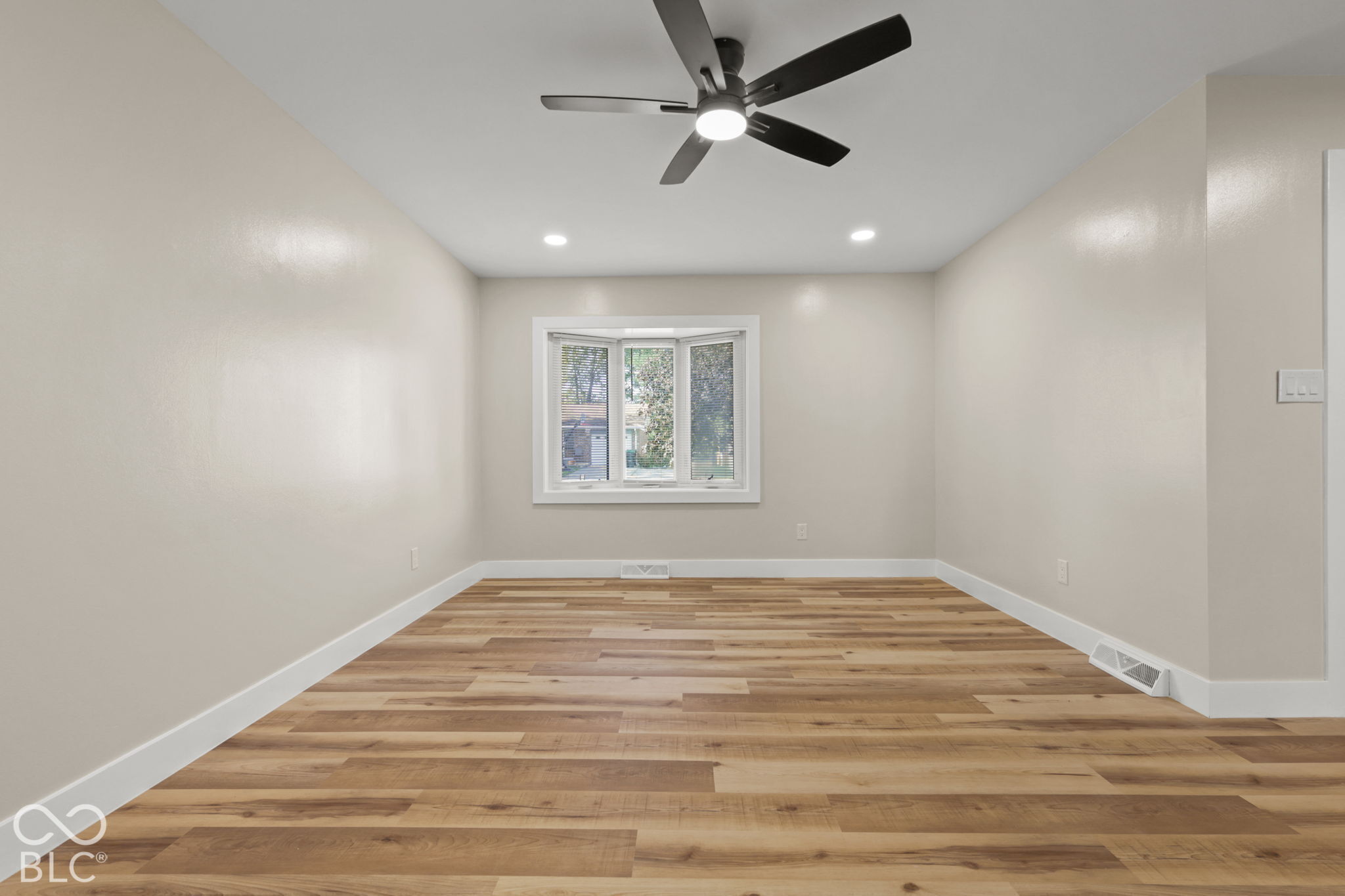 209 Pinedale Drive, Whiteland, IN, 46184 photo 5 of 33