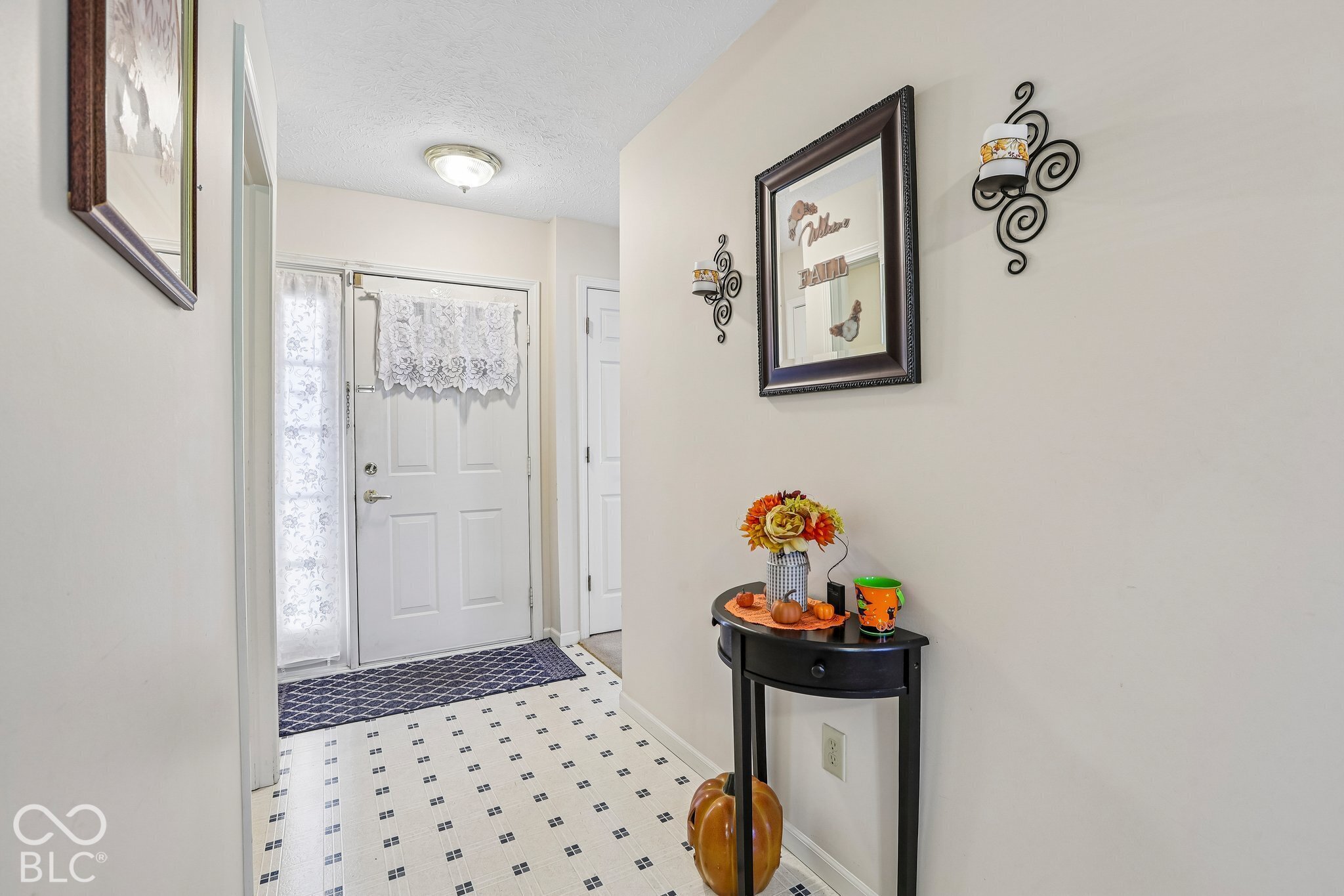 320 E Quail Wood Lane, Westfield, IN, 46074 photo 5 of 36