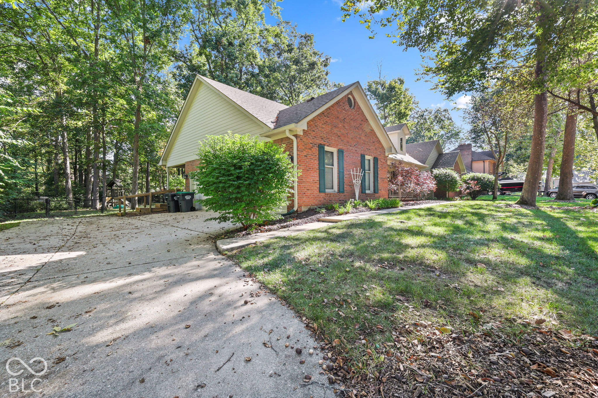 431 N Timber Trail, Greenwood, IN, 46142 photo 5 of 69