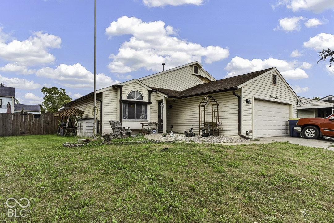 625 Woods Crossing Drive, Indianapolis, IN, 46239 photo 5 of 38