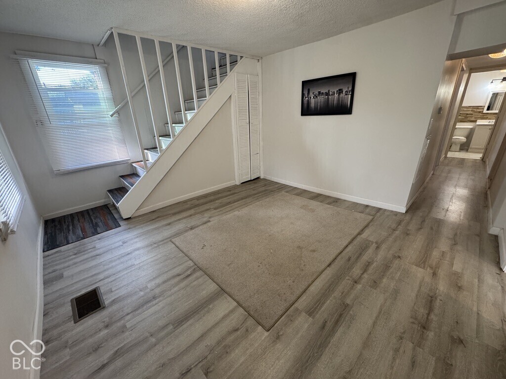 2726 S Lyons Avenue, Indianapolis, IN, 46241 photo 5 of 35
