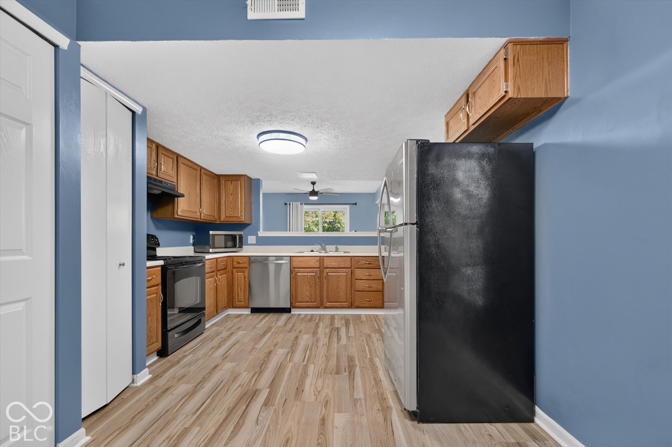9433 Wimbledon Court, Indianapolis, IN, 46250 photo 5 of 28