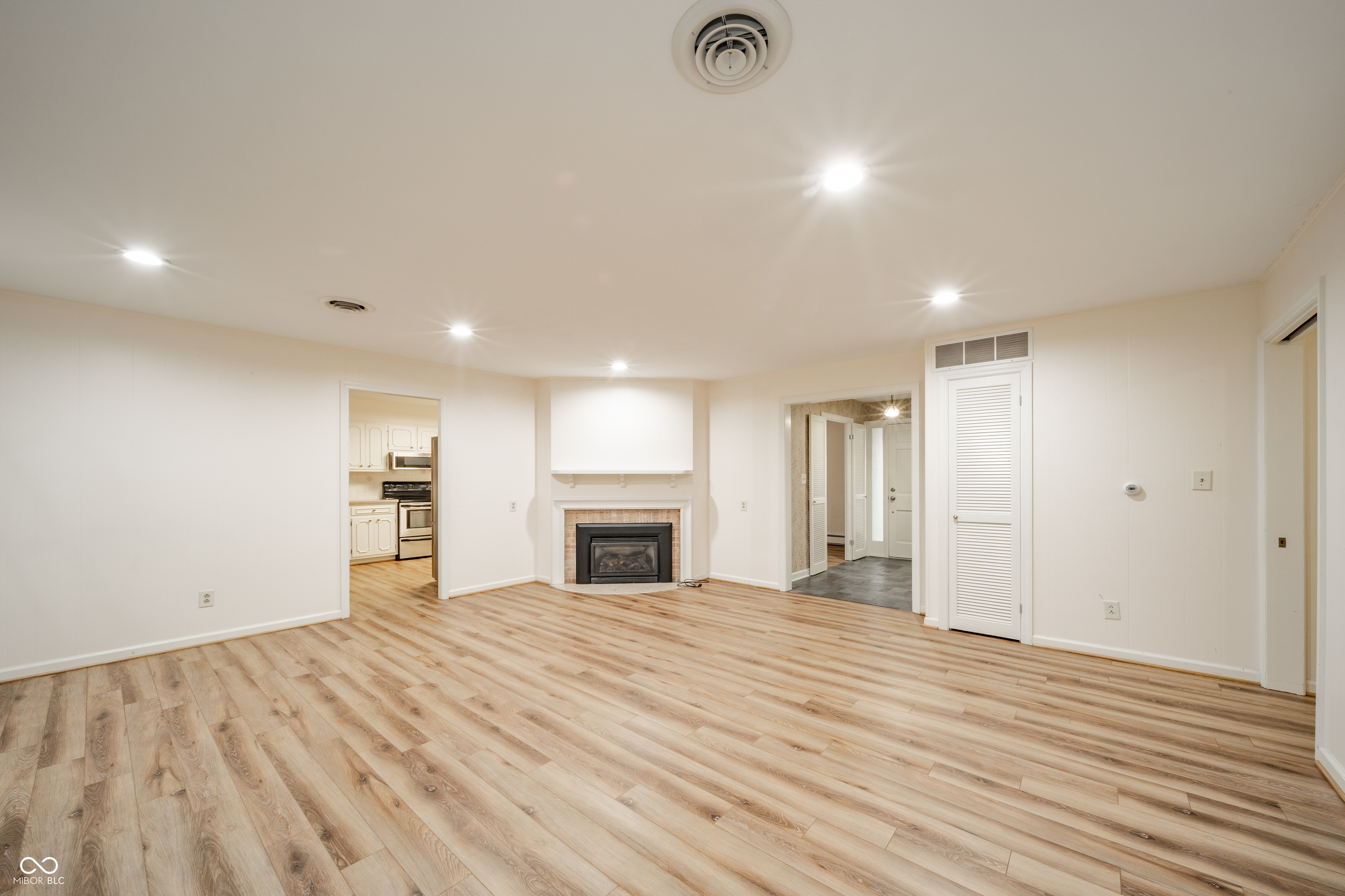 950 Jameson Court, New Castle, IN, 47362 photo 5 of 39