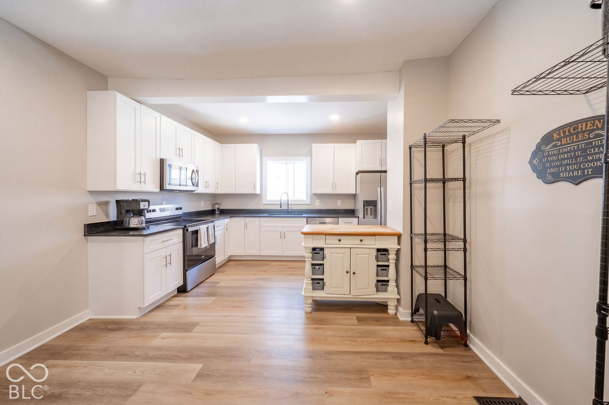 717 S A Street, Elwood, IN, 46036 photo 5 of 32