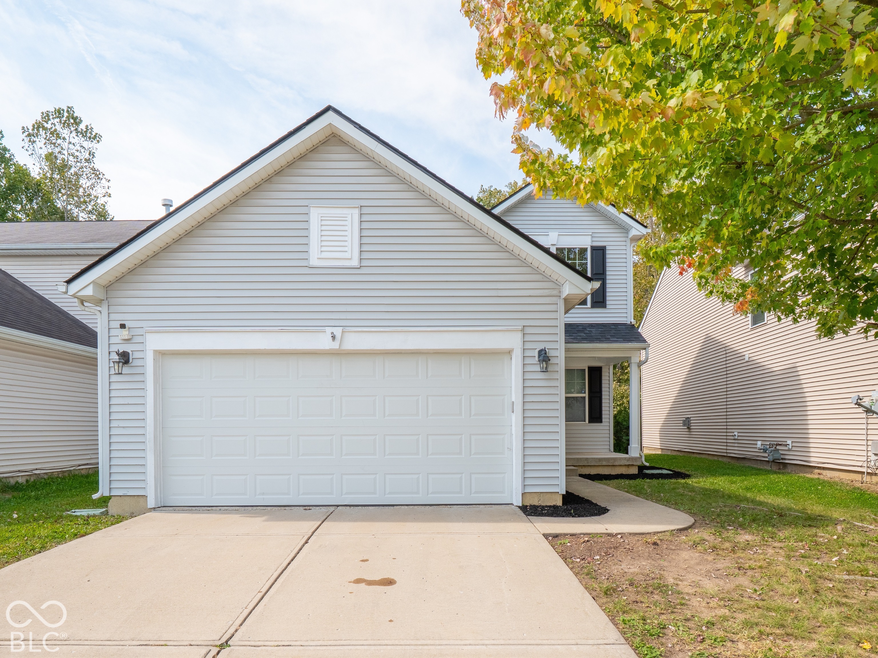 8066 Loveridge Drive, Indianapolis, IN, 46268 photo 5 of 64