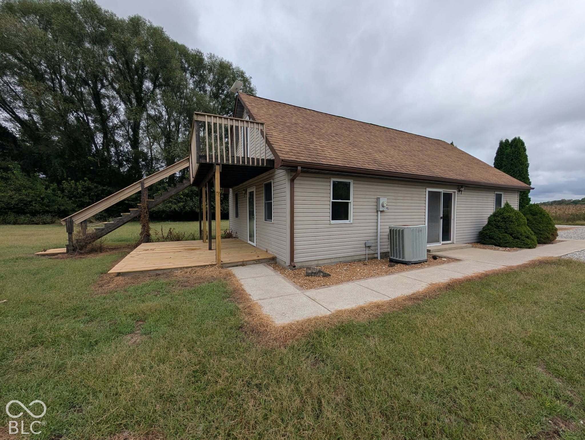 8041 S Crows Foot Place, Terre Haute, IN, 47802 photo 5 of 53