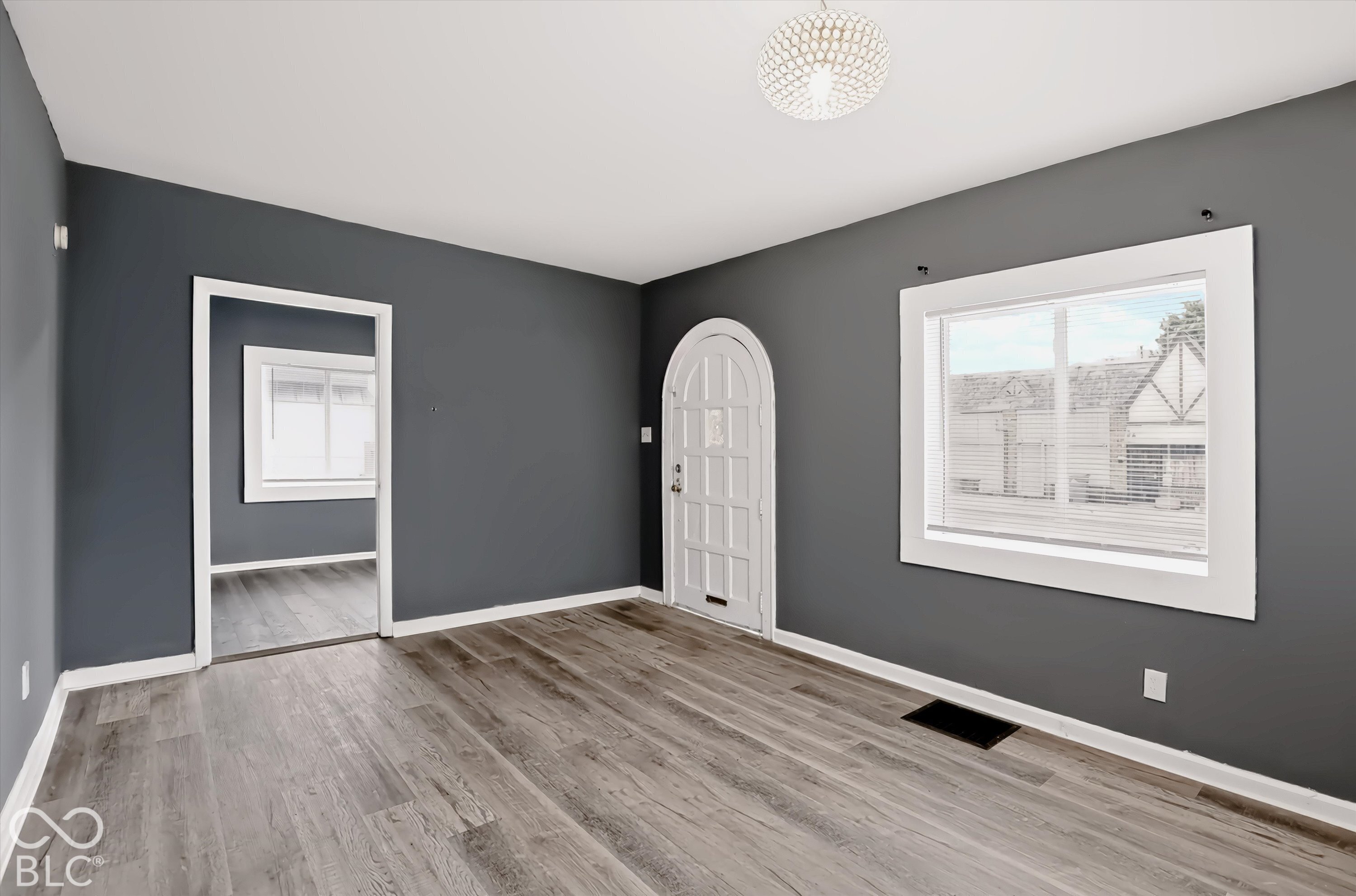 3934 E 10th Street, Indianapolis, IN, 46201 photo 5 of 27
