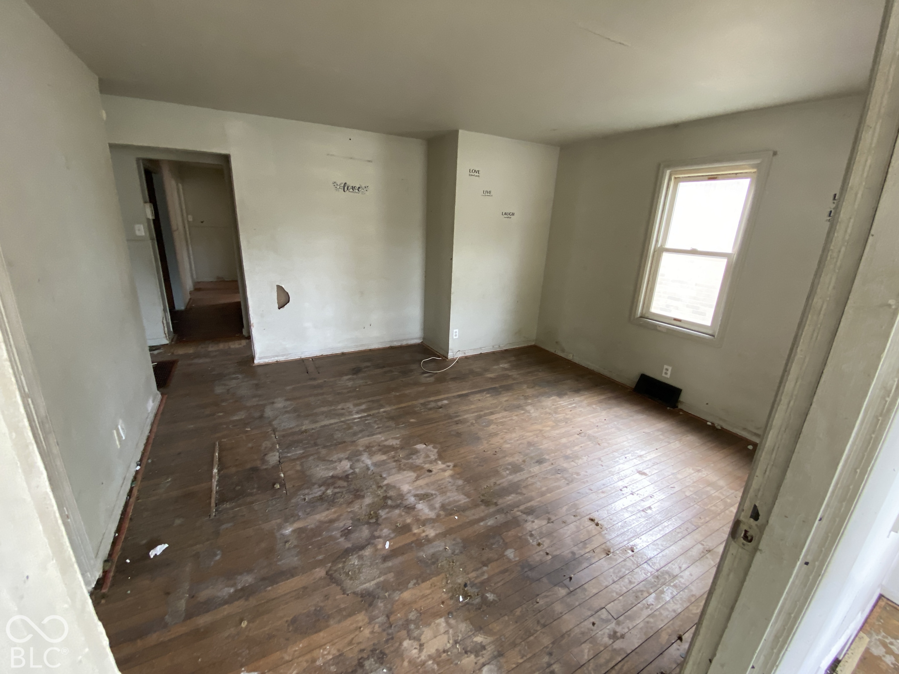 2161 N Dequincy Street, Indianapolis, IN, 46218 photo 5 of 17