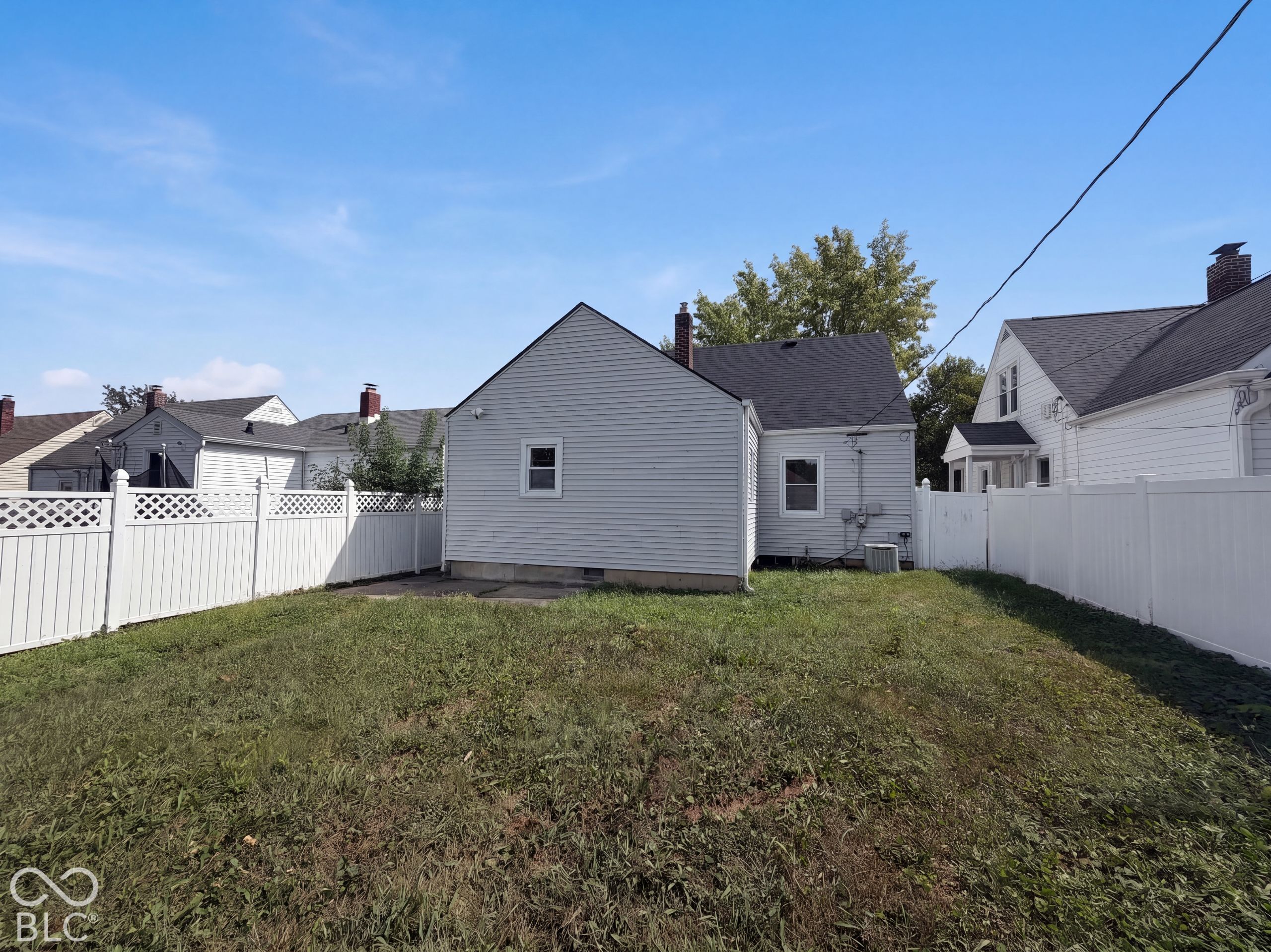 122 S 6th Avenue, Beech Grove, IN, 46107 photo 5 of 17