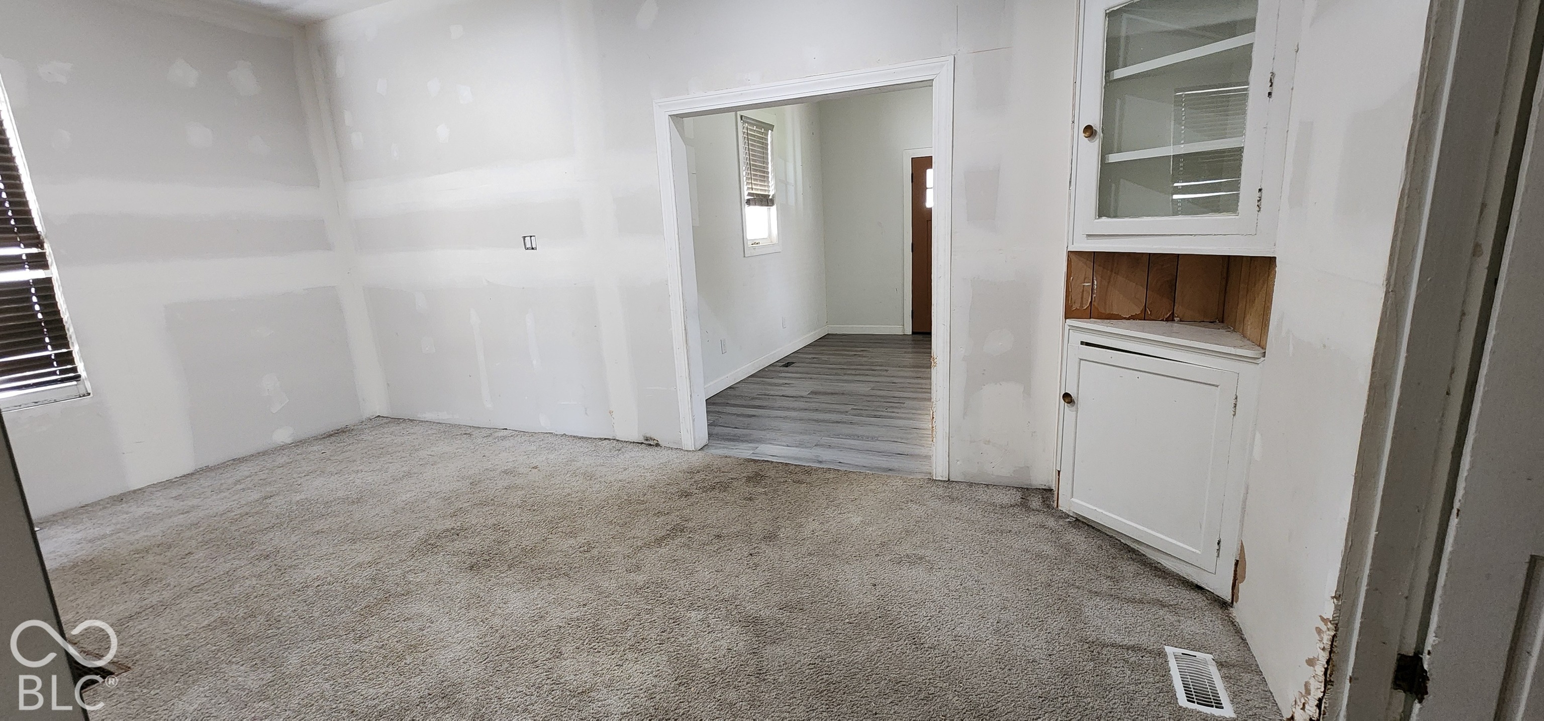 804 W 9th Street W, Anderson, IN, 46016 photo 5 of 20