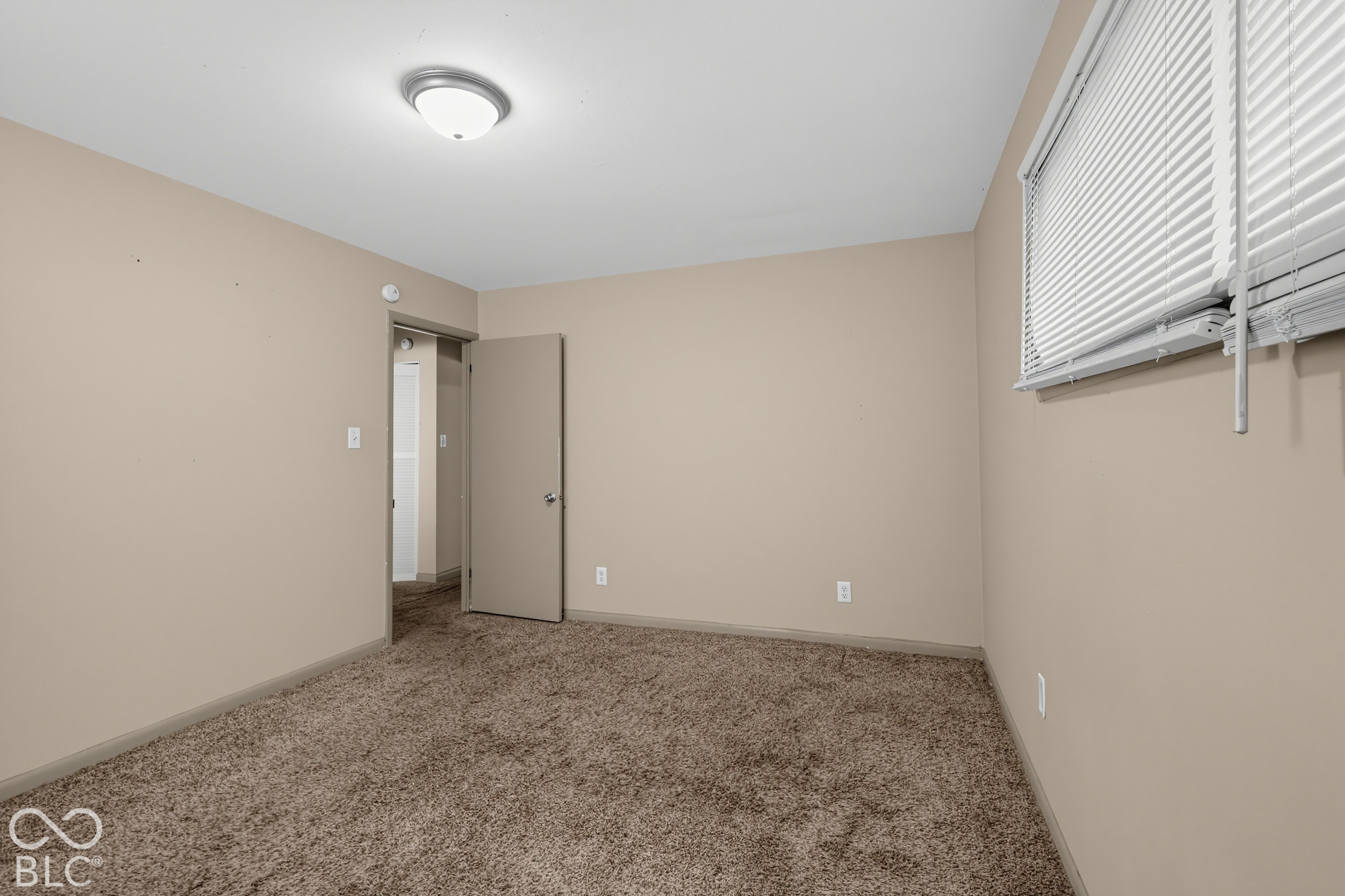 6148 Roselawn Drive, Indianapolis, IN, 46226 photo 5 of 11